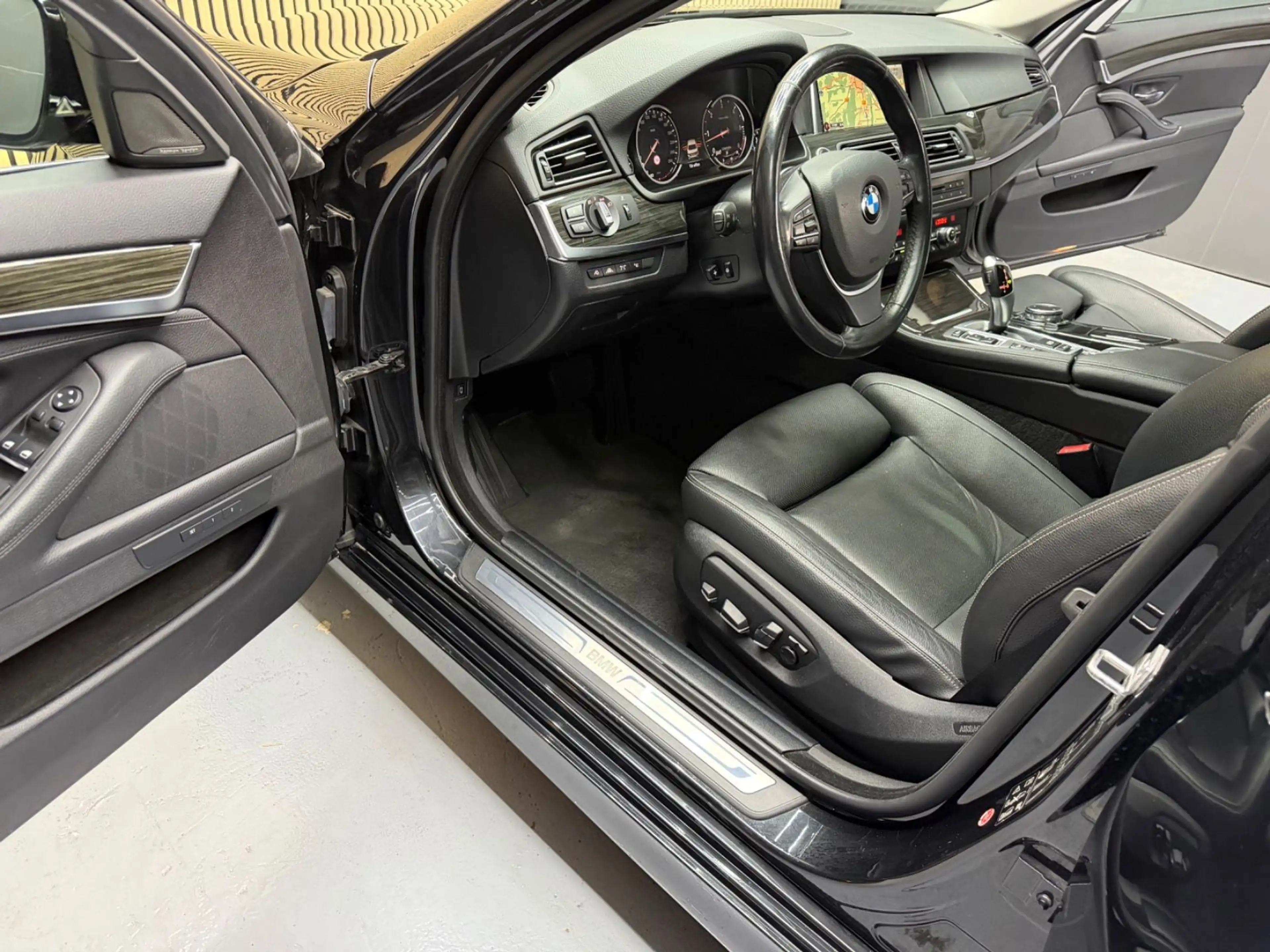 BMW 535 d xDrive*H&K*HUD*SoftCl*ACC*Spur*360kam — photo 12