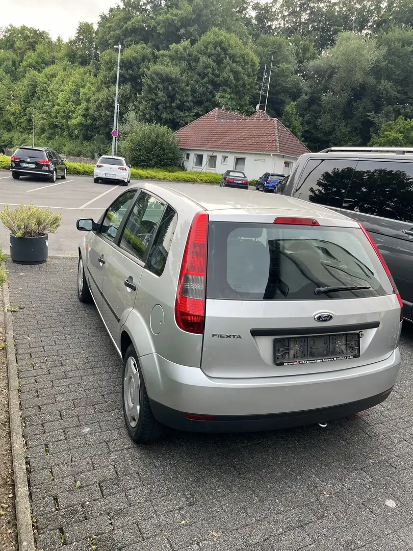 Ford Fiesta - 2