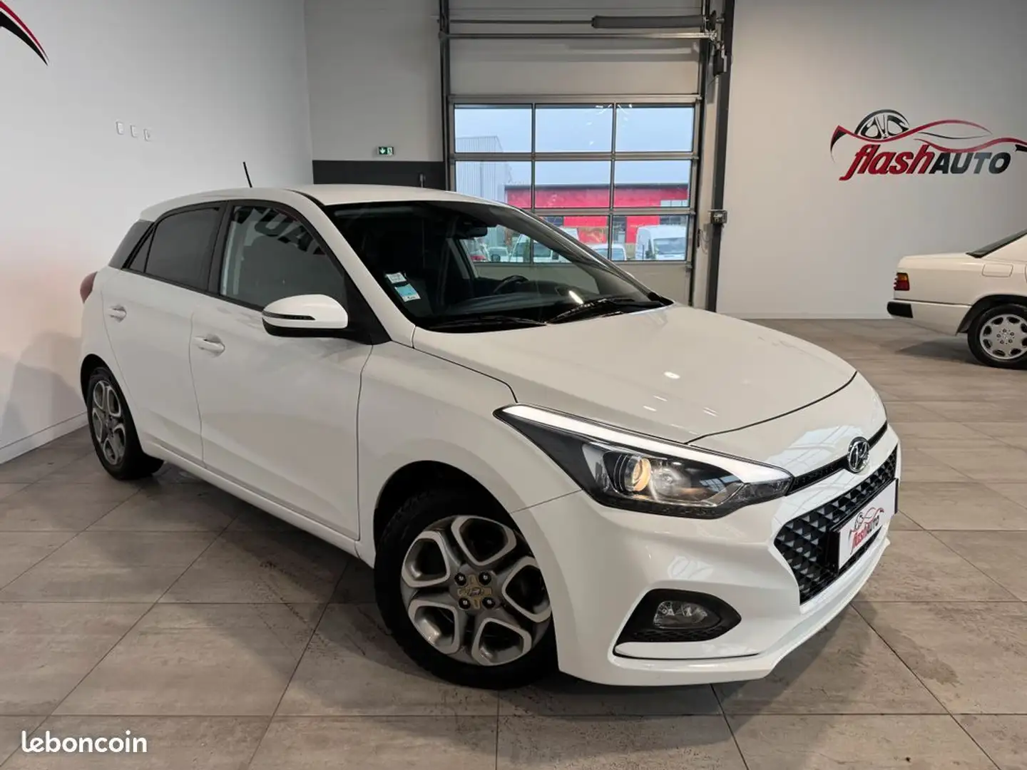 Hyundai i20 II 1.2 i 84cv-2019 Blanc - 2