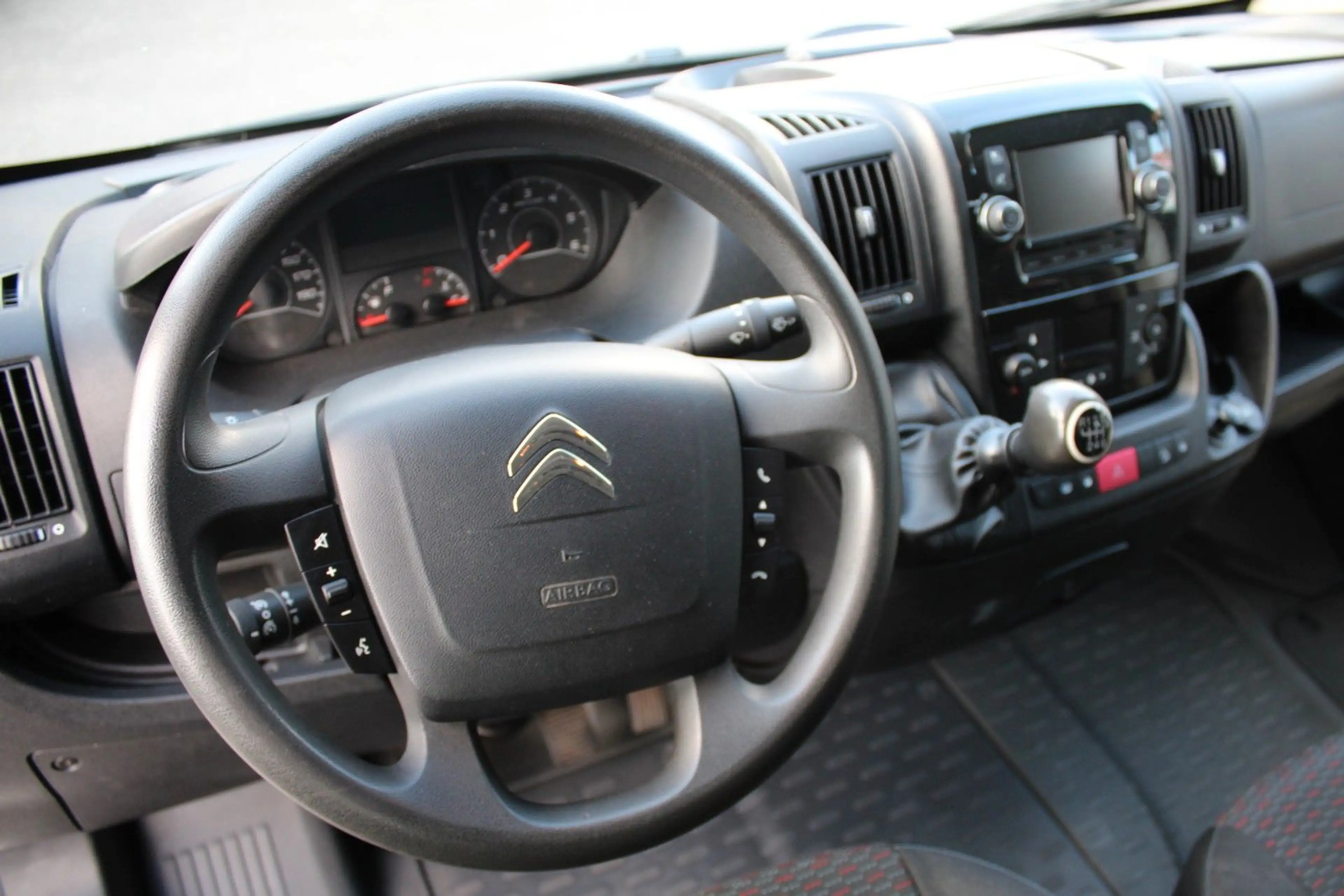 Citroen Jumper Kombi 33 L2H2 Live Blue-HDi 140/8 SITZER/ — photo 12