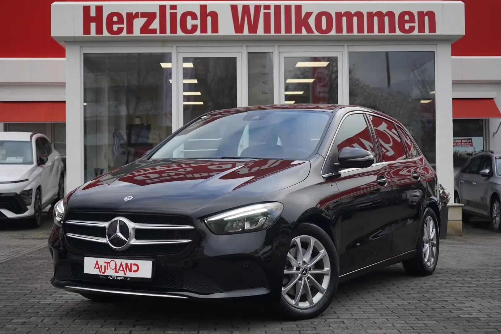 Mercedes-Benz B 220 B220 7G-DCT Progressive 4Matic LED Navi Leder Zwart - 2