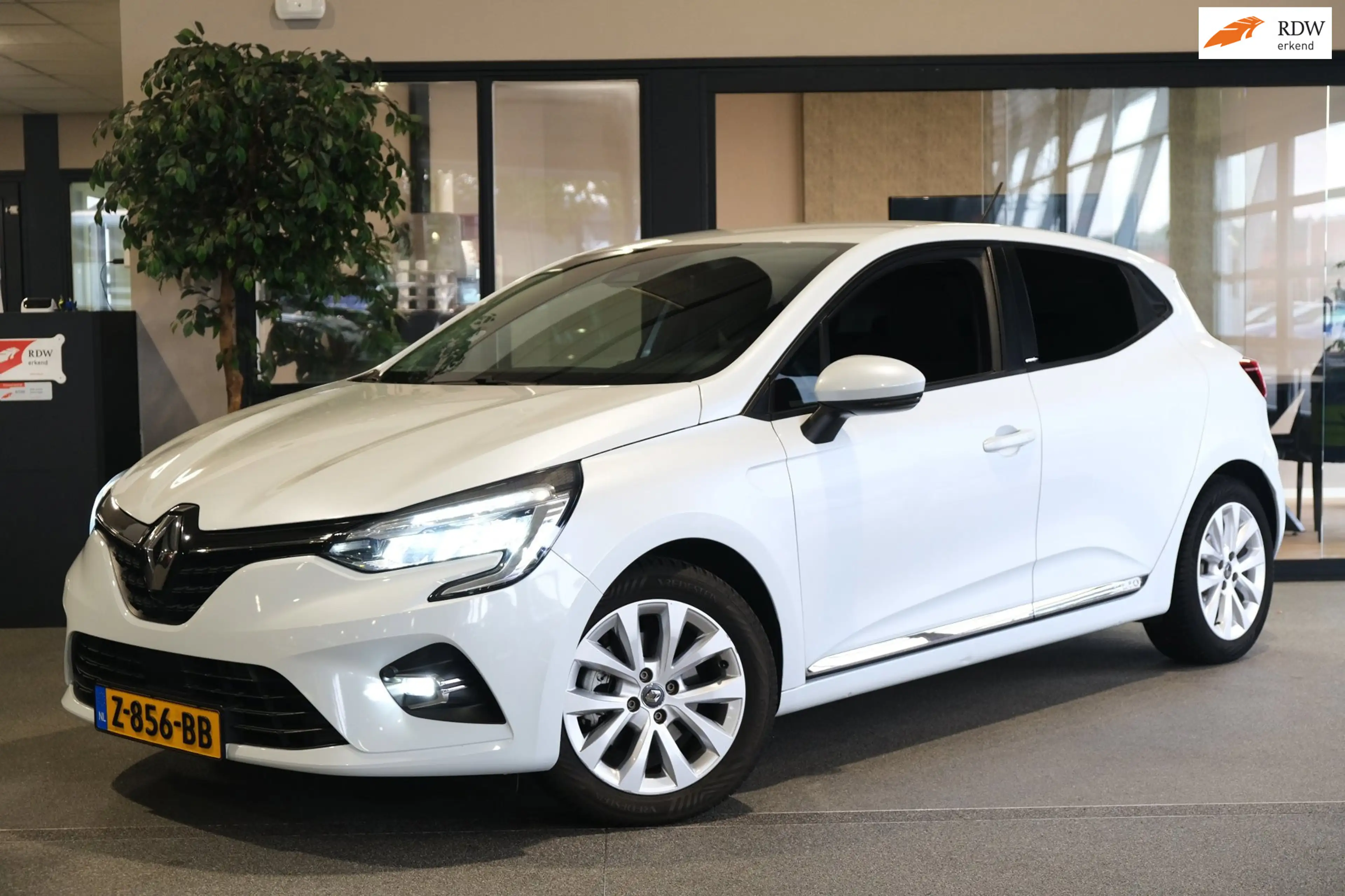 Renault Clio 1.6 E-Tech Hybrid 140 Zen Navi Cruise PDC
