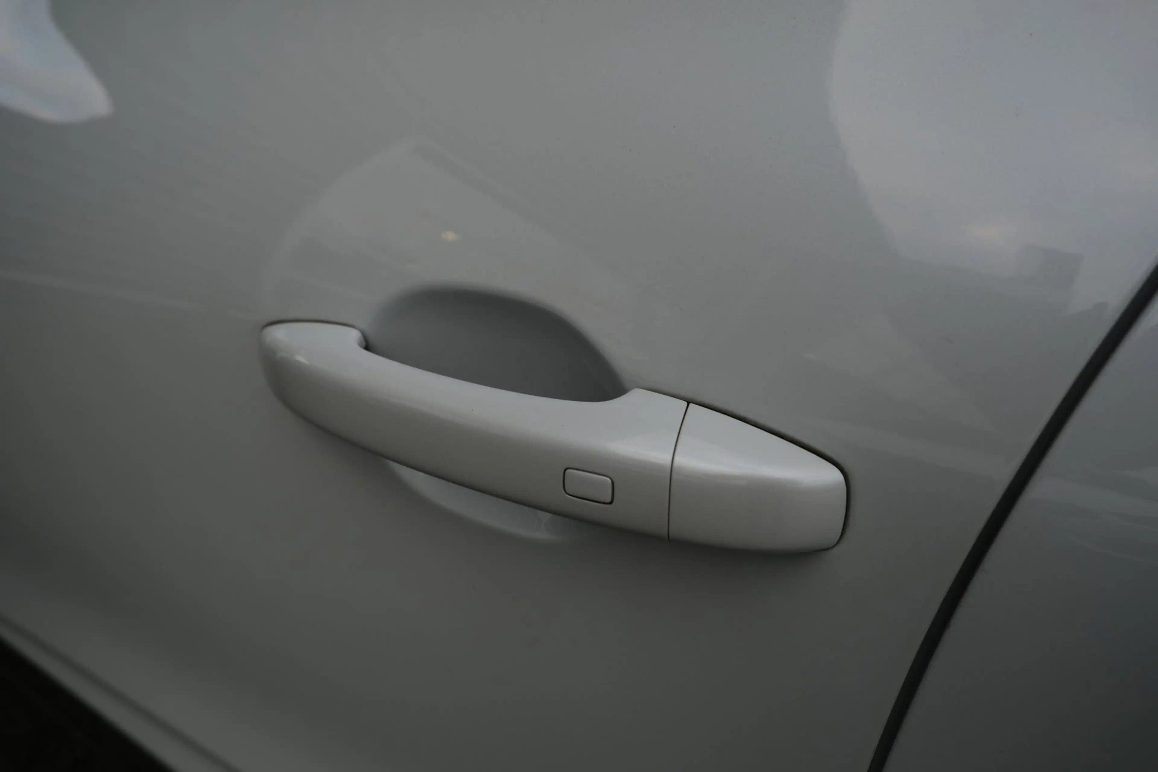 Renault Clio 1.6 E-Tech Hybrid 140 Zen Navi Cruise PDC — photo 12
