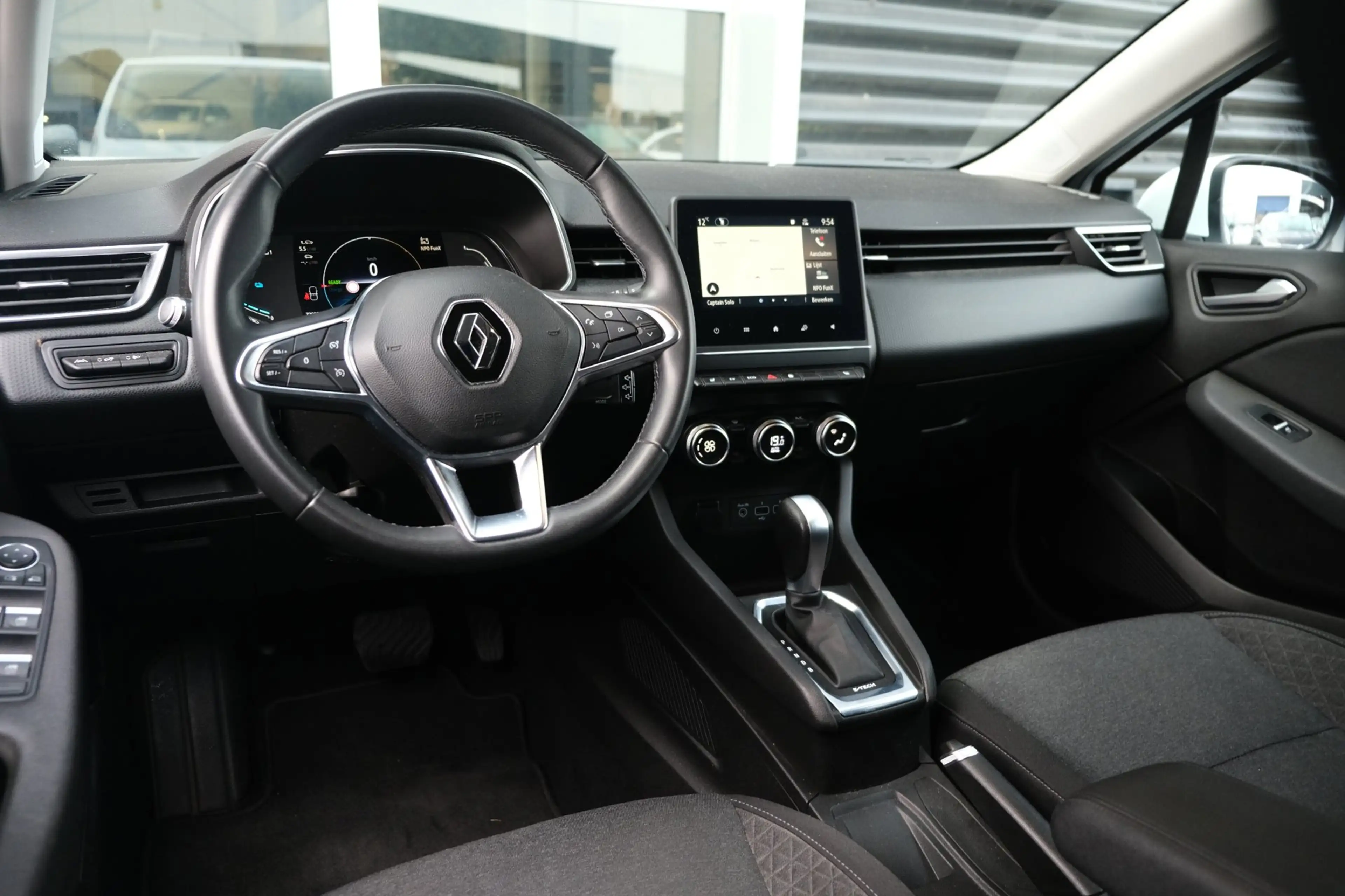 Renault Clio 1.6 E-Tech Hybrid 140 Zen Navi Cruise PDC — photo 13