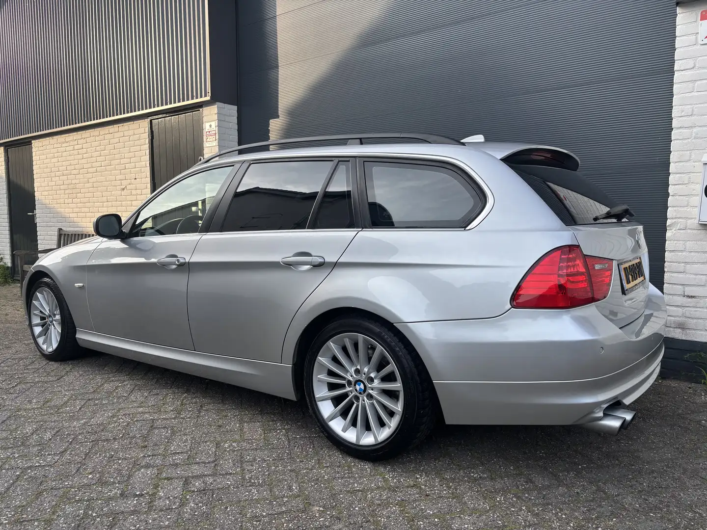 BMW 325 325i e91 touring AUT 2008 grijs LEDER XENON NAVI Grey - 2