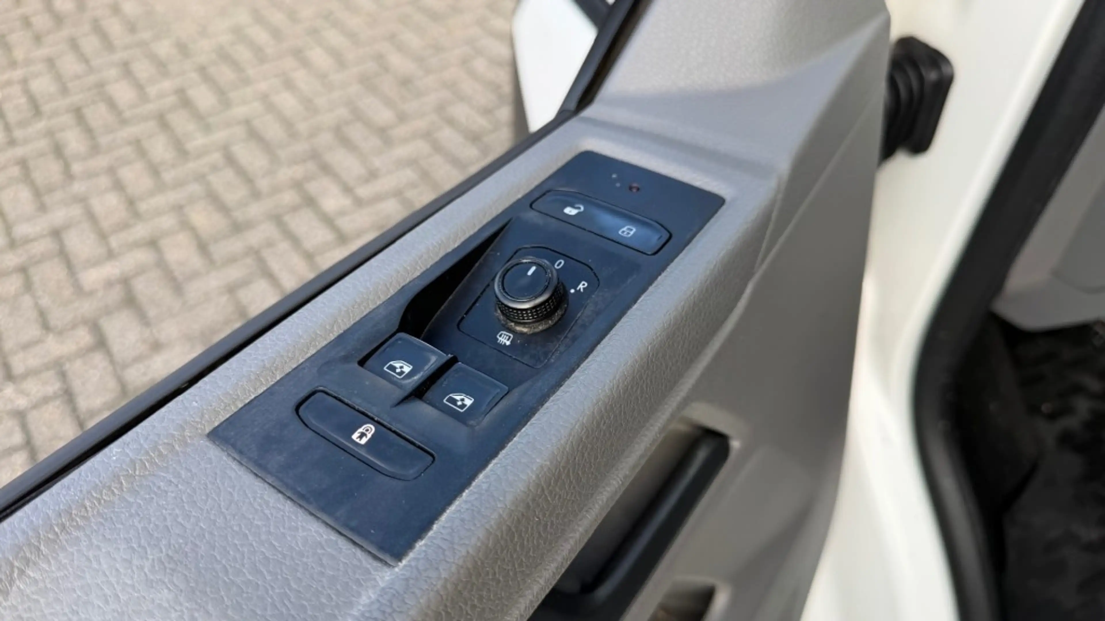 Volkswagen Transporter 2.0 TDI 81KW 110PK L2H1 EURO 6 AIRCO/ CRUISE CONTR — photo 18