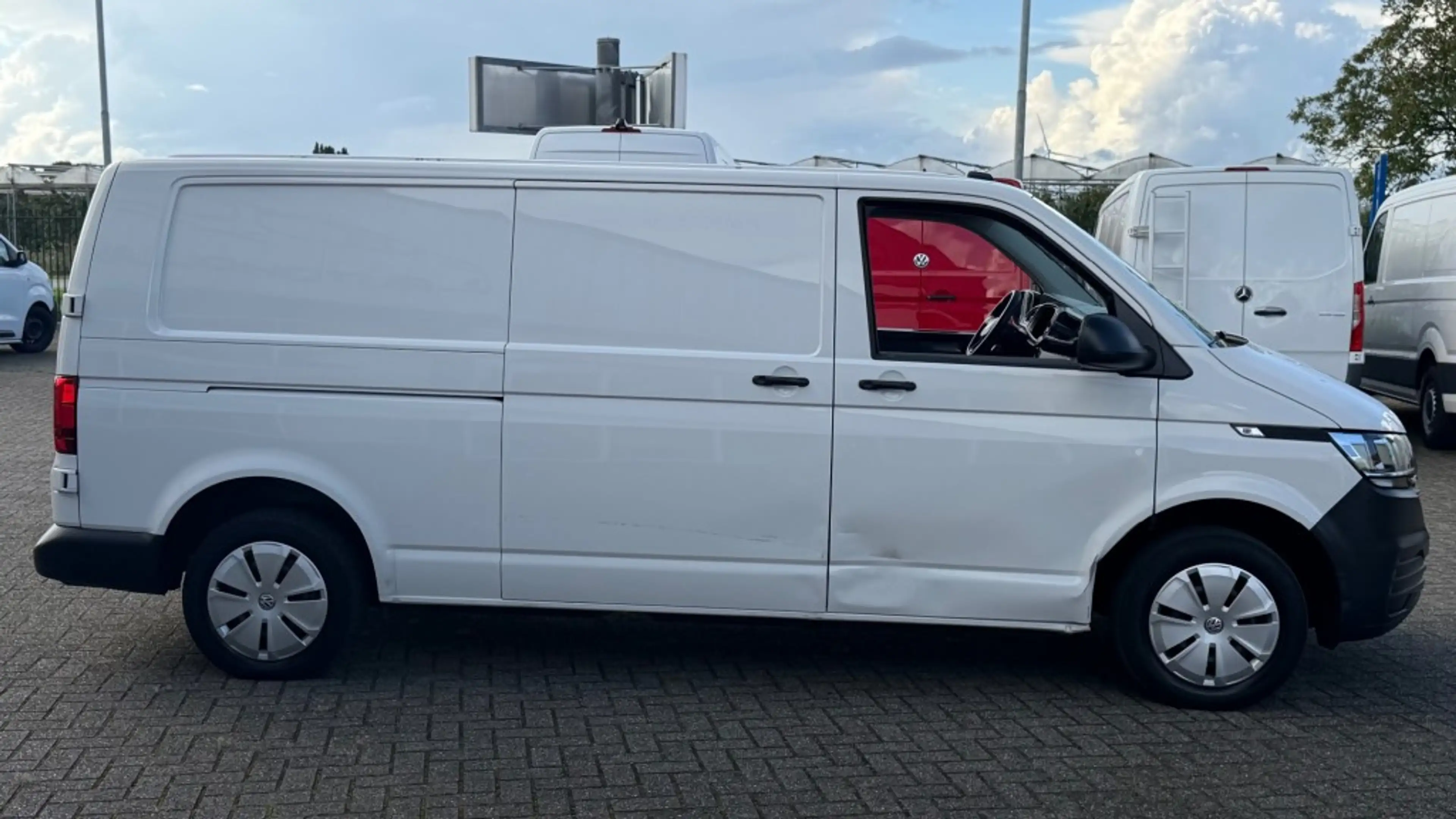 Volkswagen Transporter 2.0 TDI 81KW 110PK L2H1 EURO 6 AIRCO/ CRUISE CONTR — photo 4