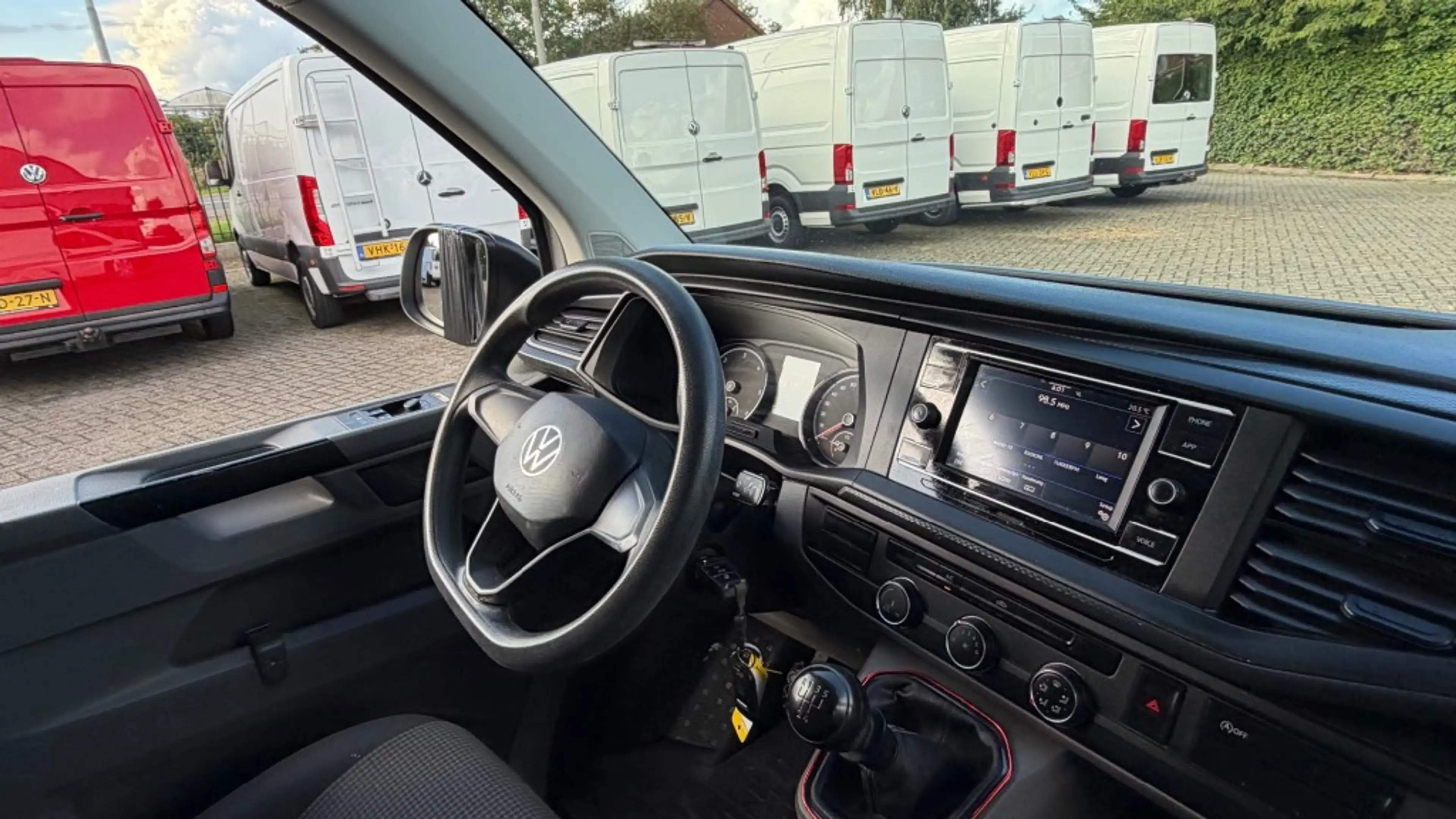 Volkswagen Transporter 2.0 TDI 81KW 110PK L2H1 EURO 6 AIRCO/ CRUISE CONTR — photo 8