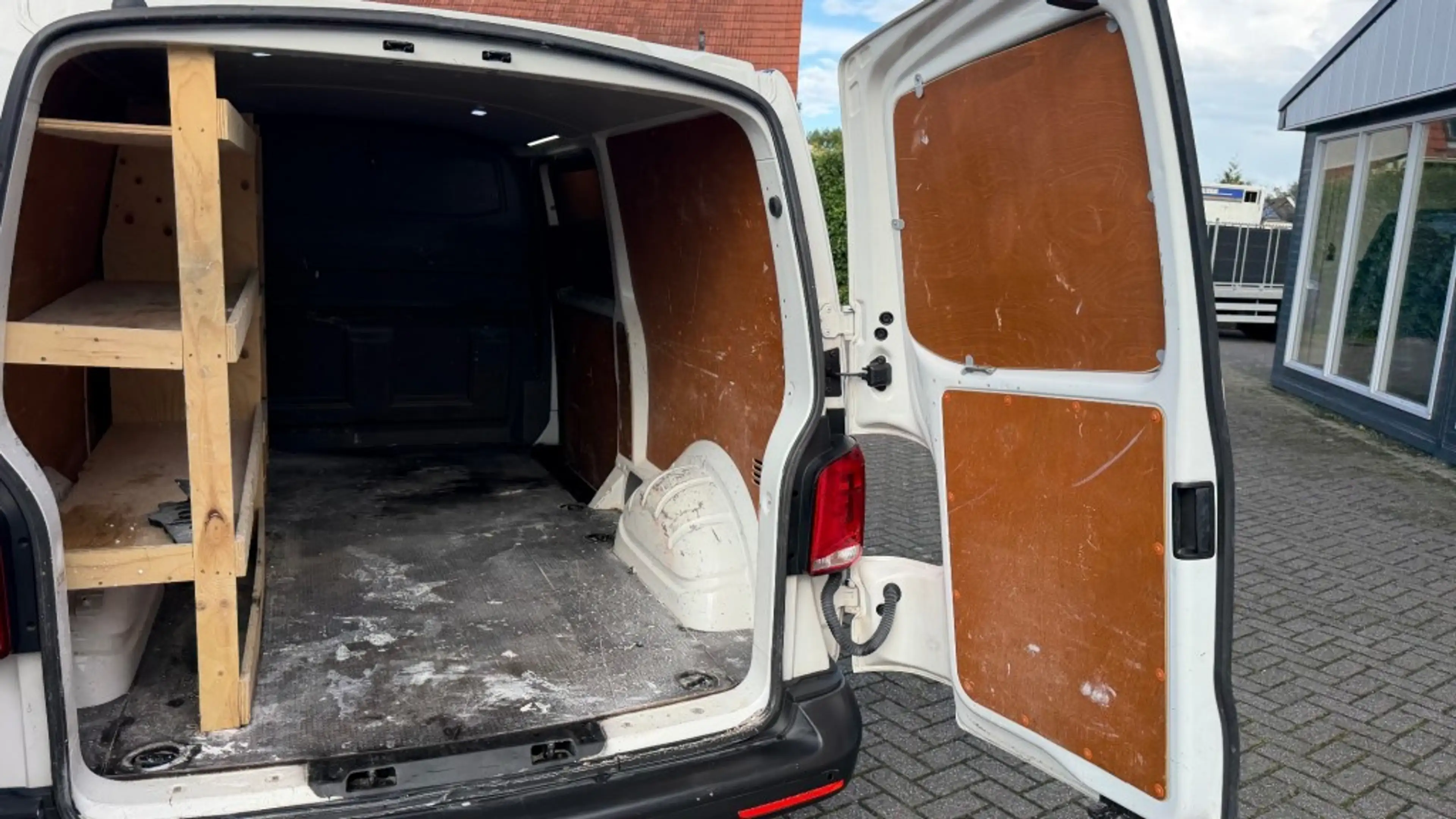 Volkswagen Transporter 2.0 TDI 81KW 110PK L2H1 EURO 6 AIRCO/ CRUISE CONTR — photo 15