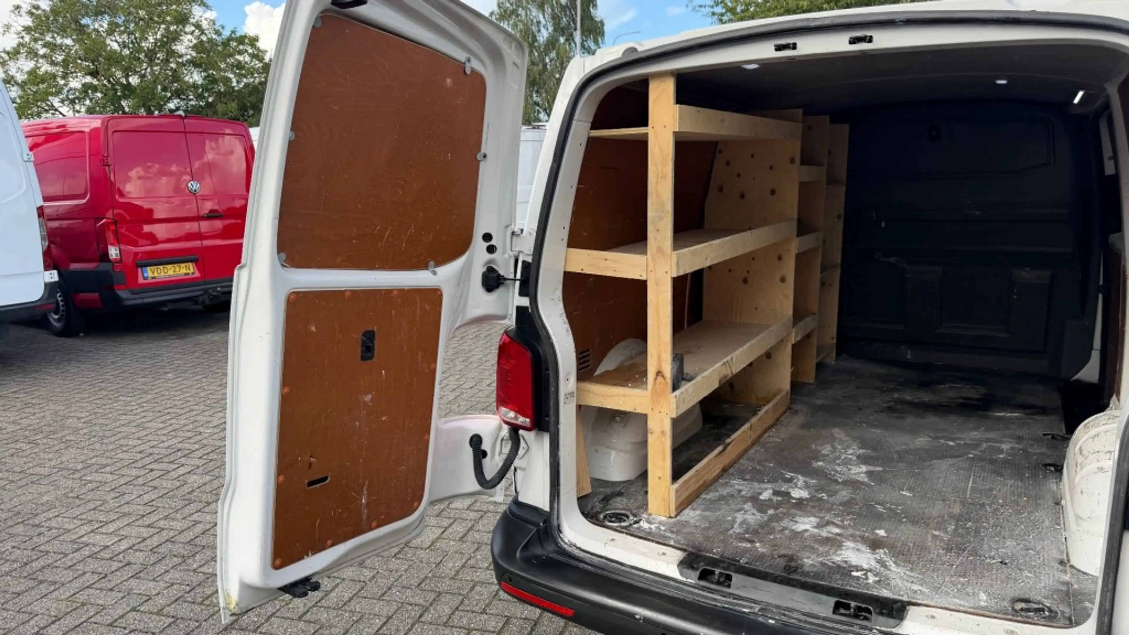 Volkswagen Transporter 2.0 TDI 81KW 110PK L2H1 EURO 6 AIRCO/ CRUISE CONTR — photo 12