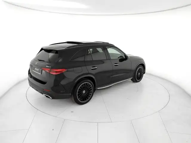 Mercedes-Benz GLC view 4