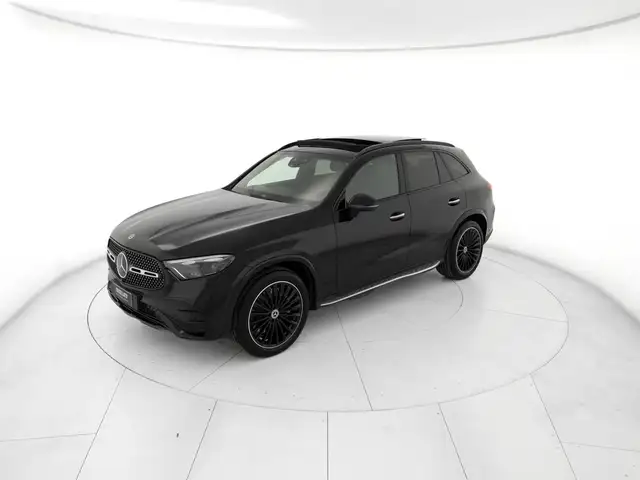Mercedes-Benz GLC view 2