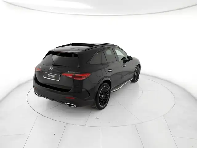 Mercedes-Benz GLC view 3