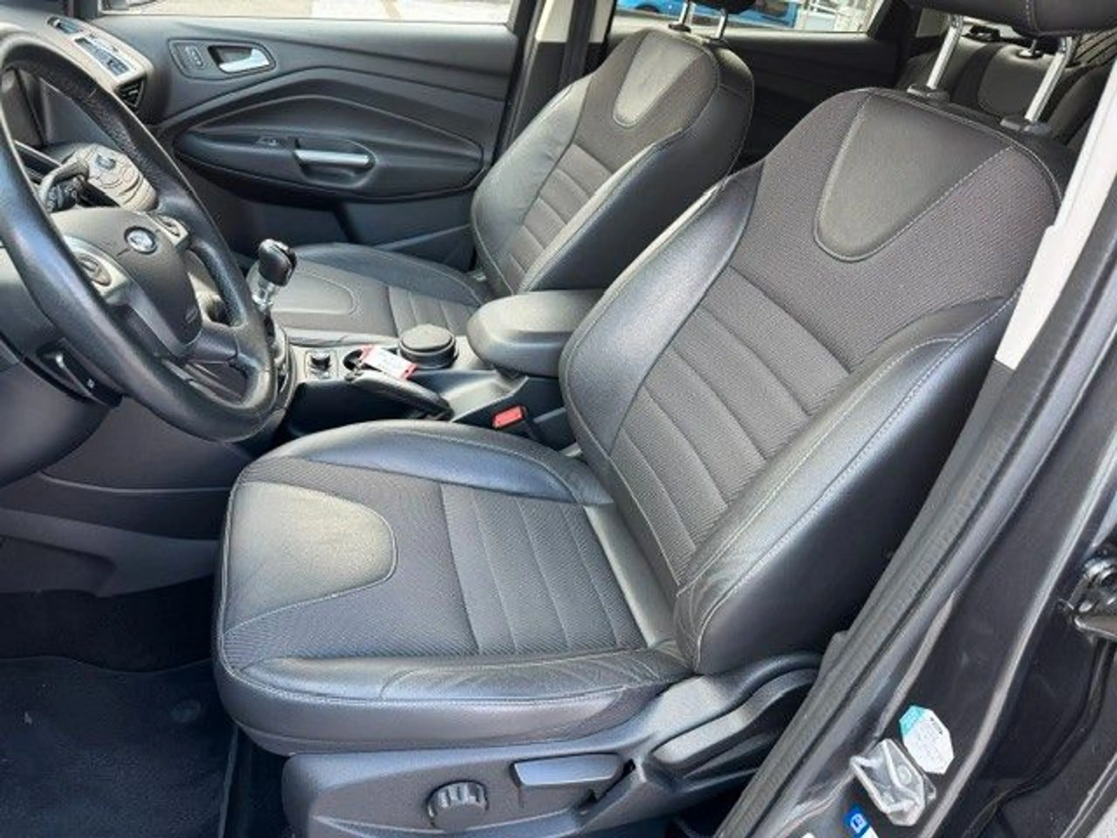 Ford Kuga Titanium — photo 13