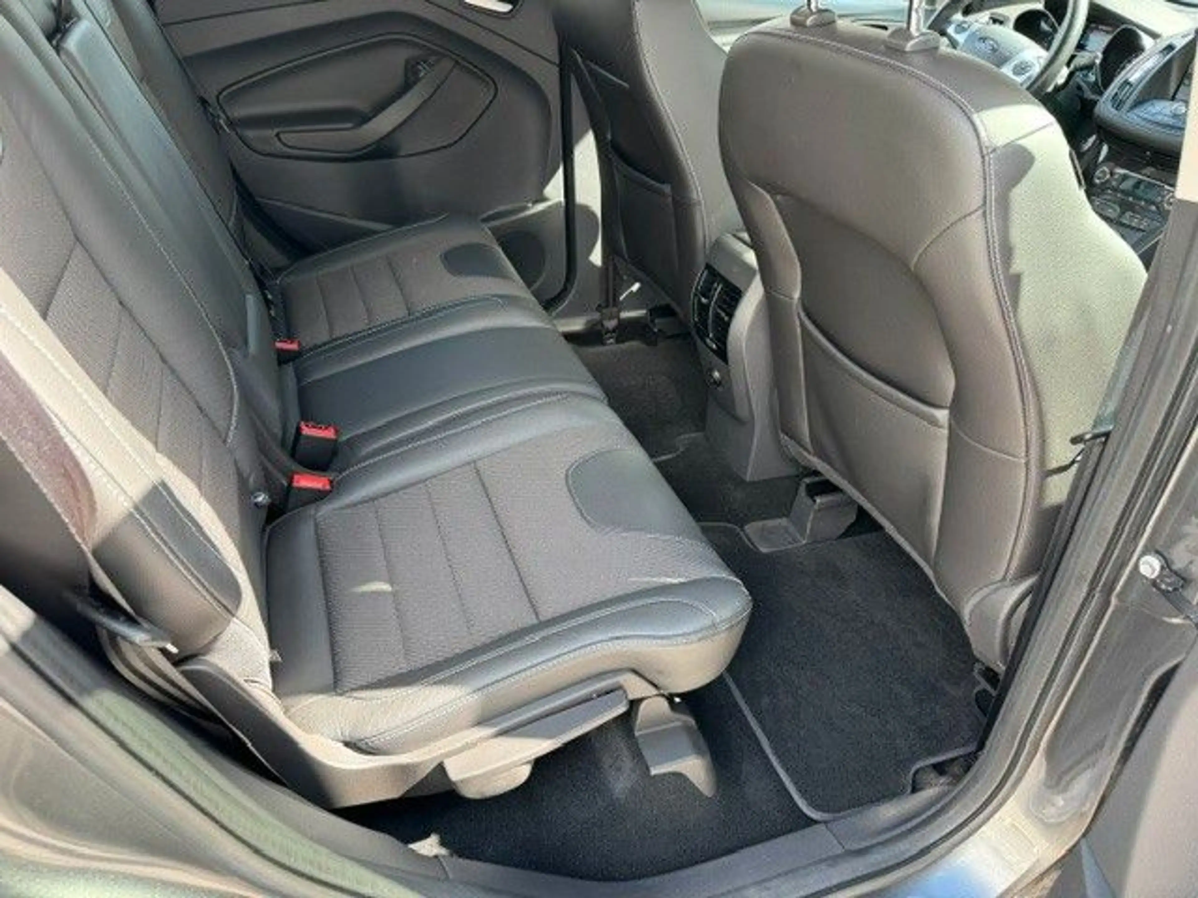 Ford Kuga Titanium — photo 11