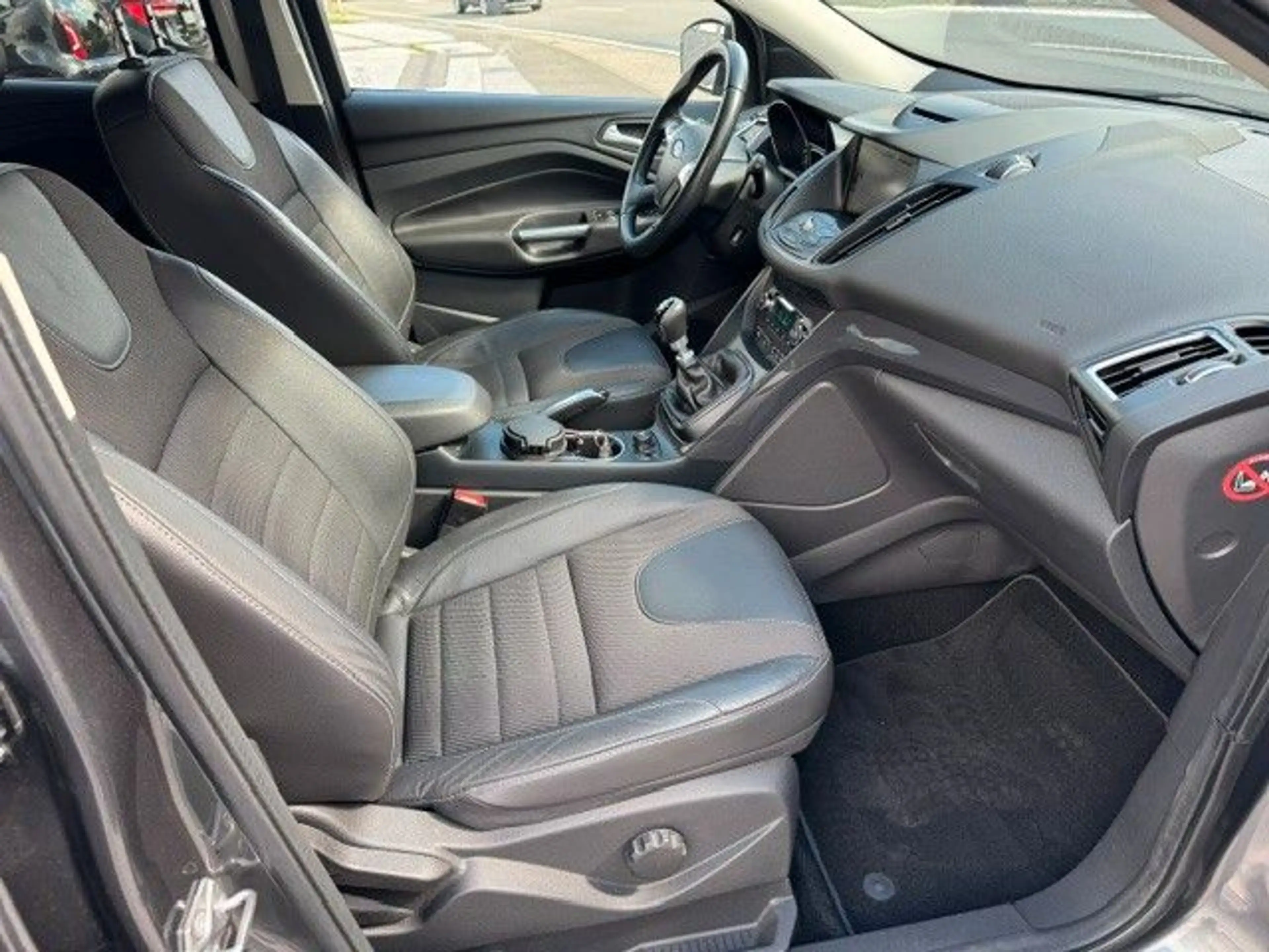 Ford Kuga Titanium — photo 9