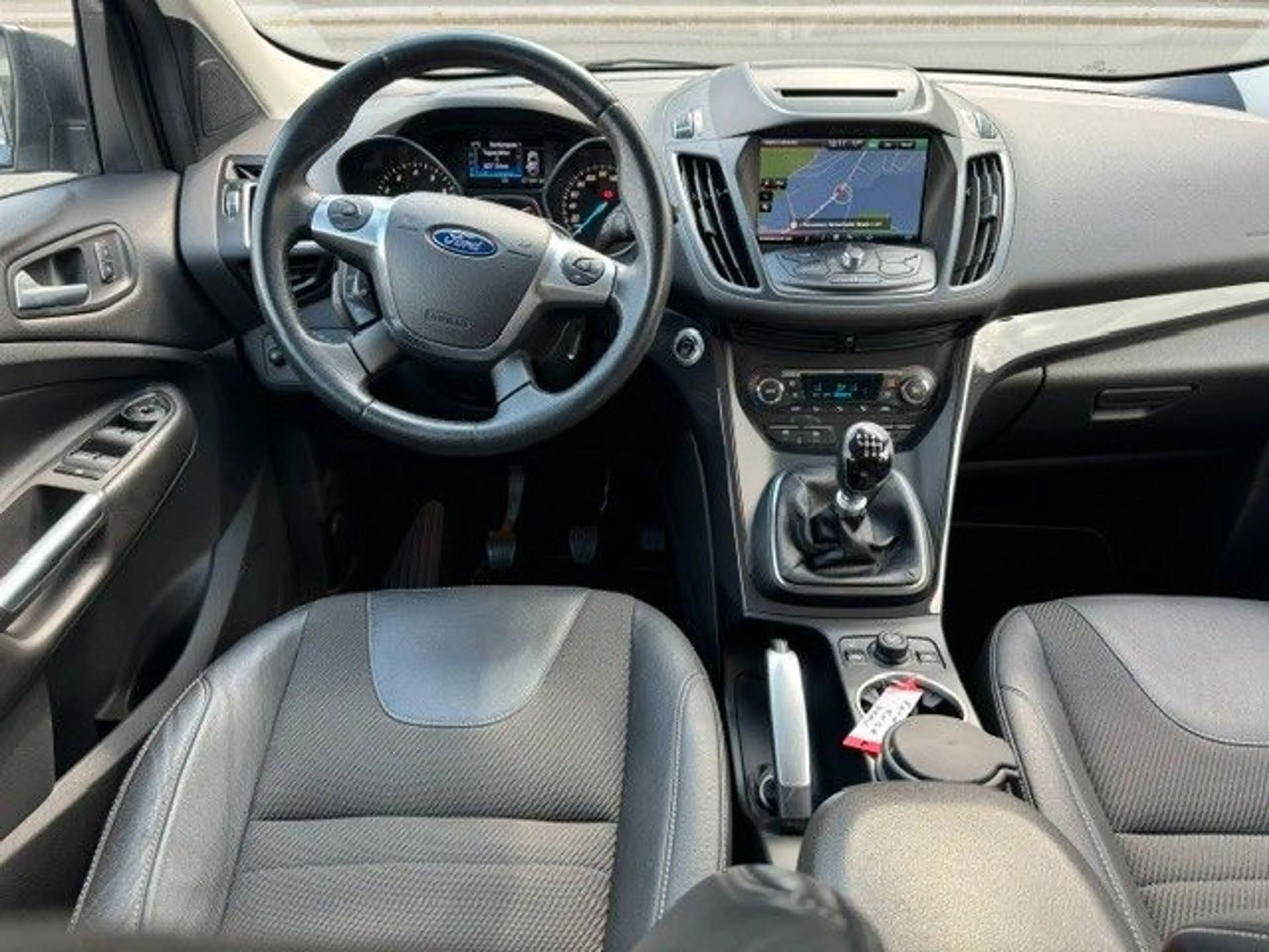 Ford Kuga Titanium — photo 12