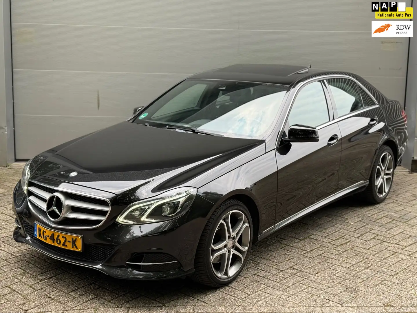 Mercedes-Benz E 220 BlueTEC Prestige Avantgarde l Facelift l Schuifdak Zwart - 1
