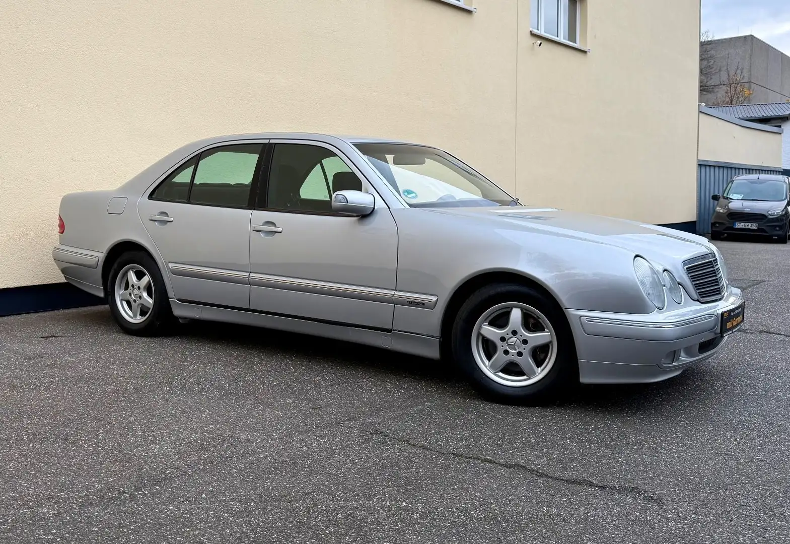 Mercedes-Benz E 200 KOMPRESSOR ELEGANCE TÜV SER REIFN NEU Silber - 1