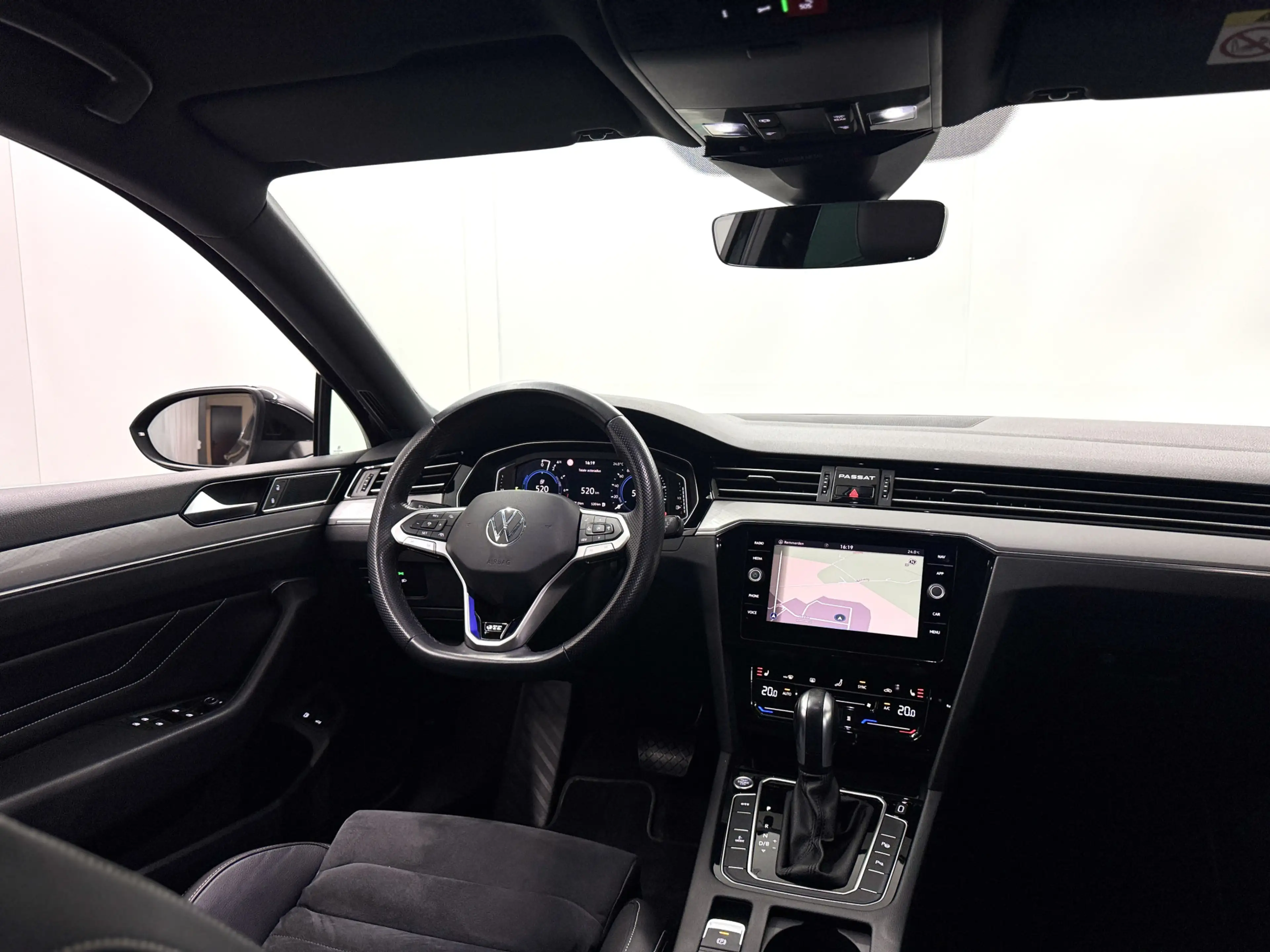 Volkswagen Passat Variant 1.4 TSI PHEV GTE / Virtual / Leder,alcant./ Matrix — photo 3
