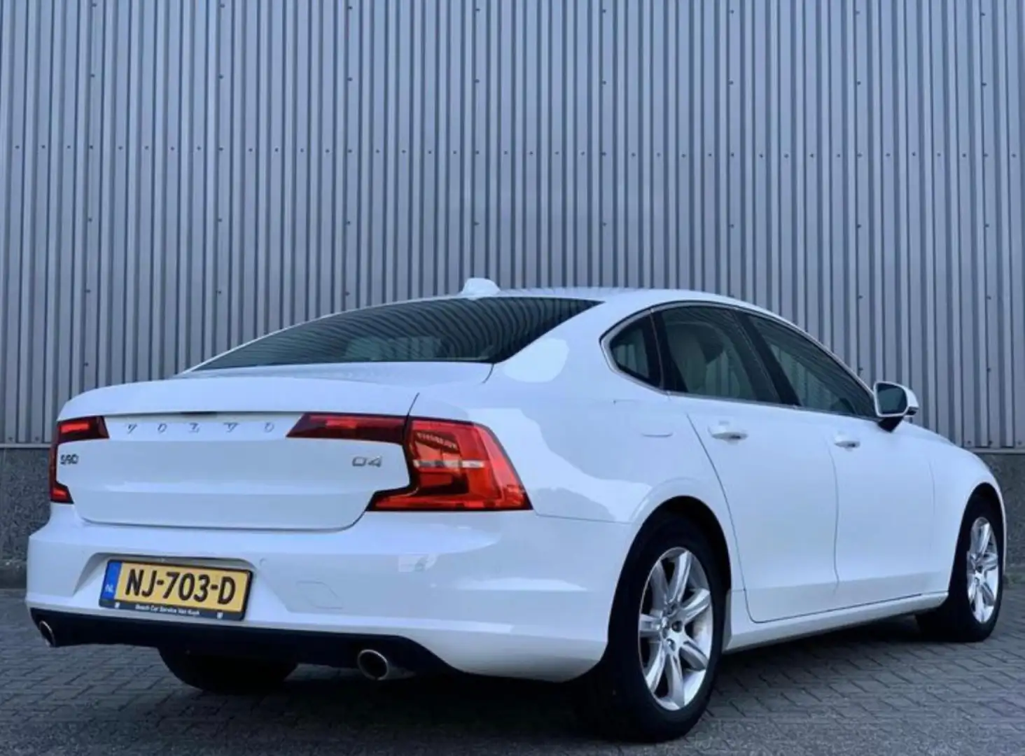 Volvo S90 D4 AWD Geartronic Momentum White - 2