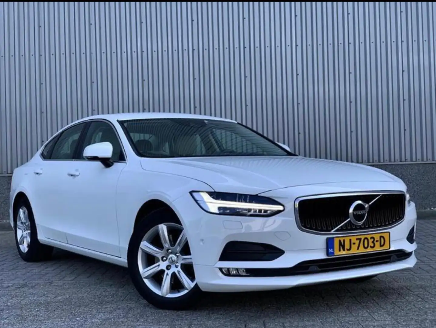 Volvo S90 D4 AWD Geartronic Momentum Alb - 1