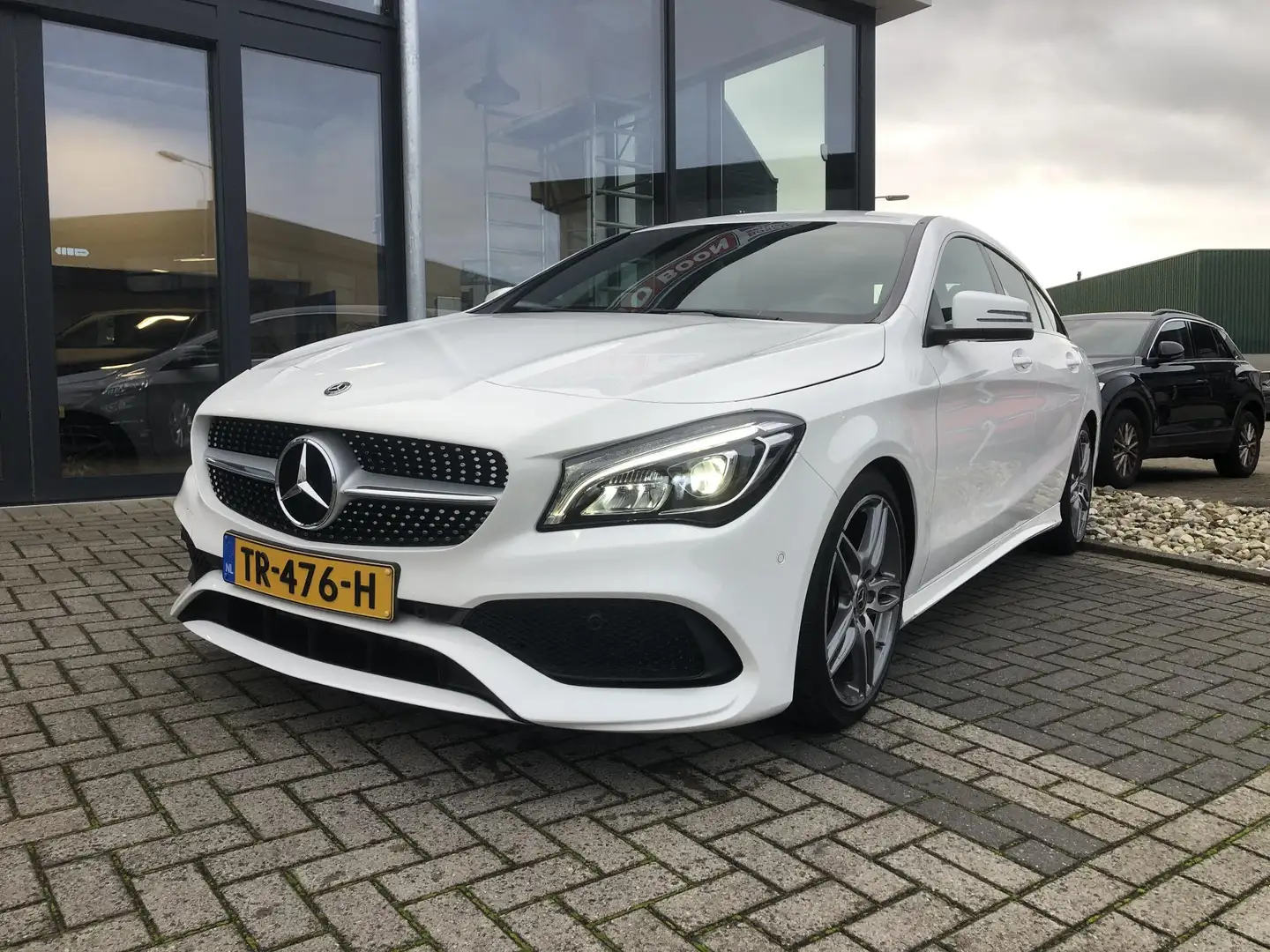Mercedes-Benz CLA 180 Shooting Brake 122PK AMG AUTOMAAT : LED/PDC/1PART Blanc - 2