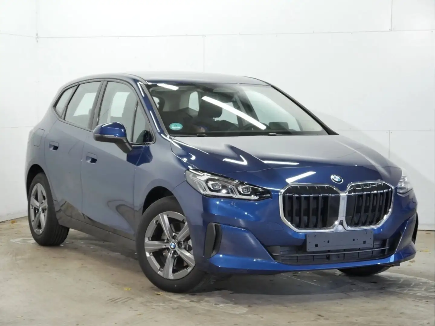 BMW 220 i Sport HeadUp ACC 360°Kam AHK Blau - 2