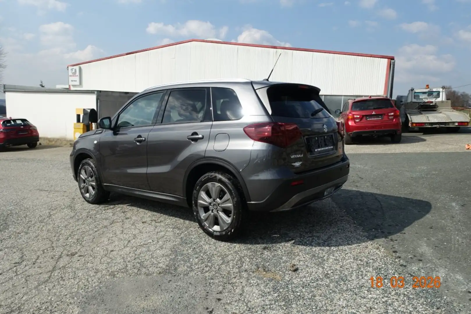 Suzuki Vitara 1,4 GL + Mild-Hybrid 2 WD Grau - 2