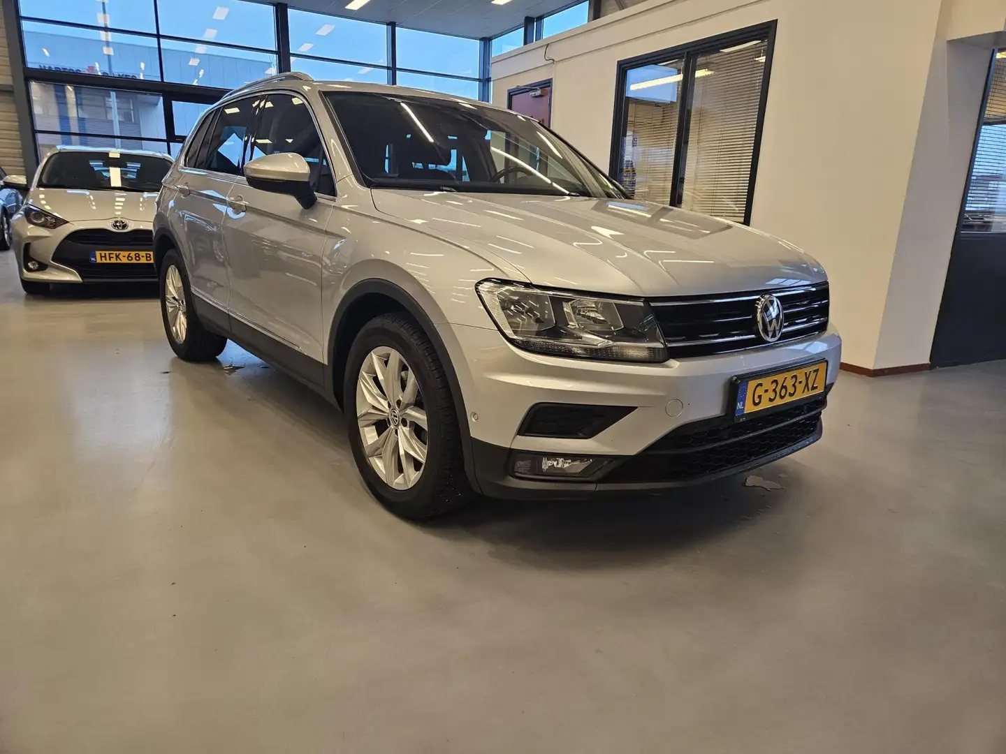 Volkswagen Tiguan 1.5 TSI ACT Comfortline Business Gris - 1