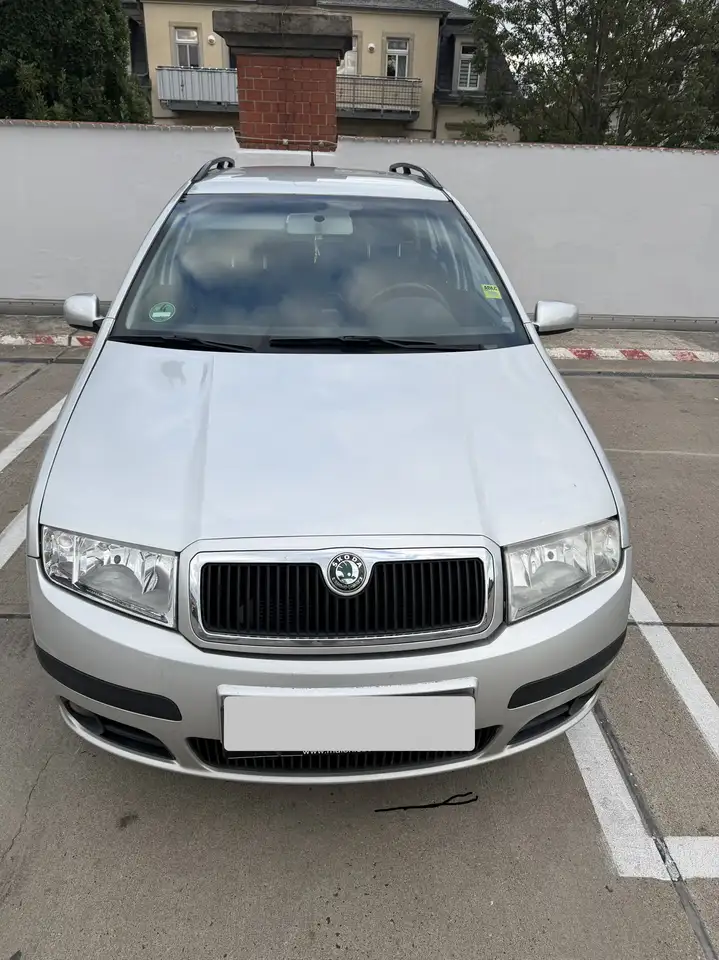Skoda Fabia 1.4 16V Combi Automatik Classic — photo 1 of 17