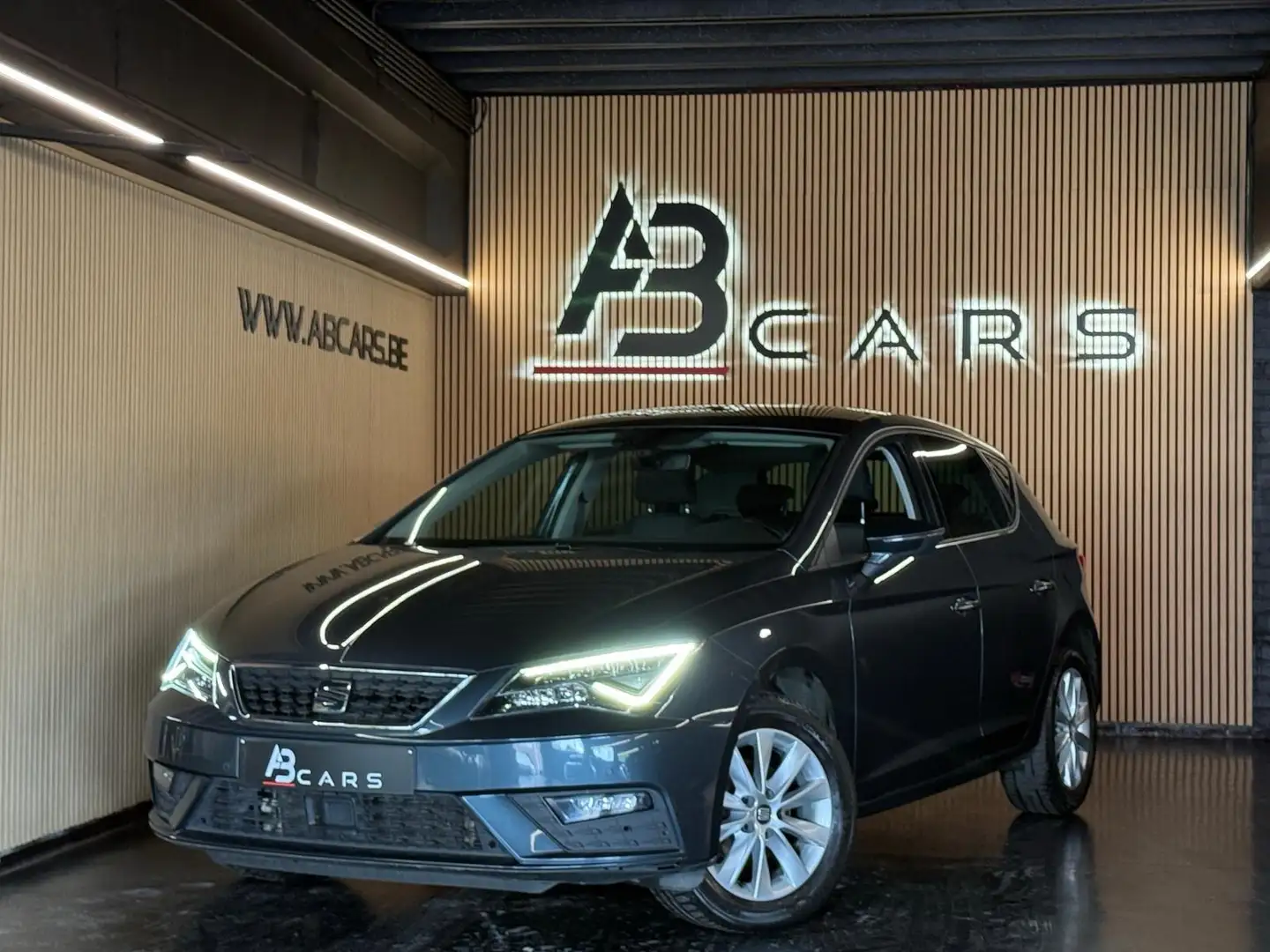 SEAT Leon 1.0 TSI * GARANTIE 12 MOIS * SPORT * Сірий - 1
