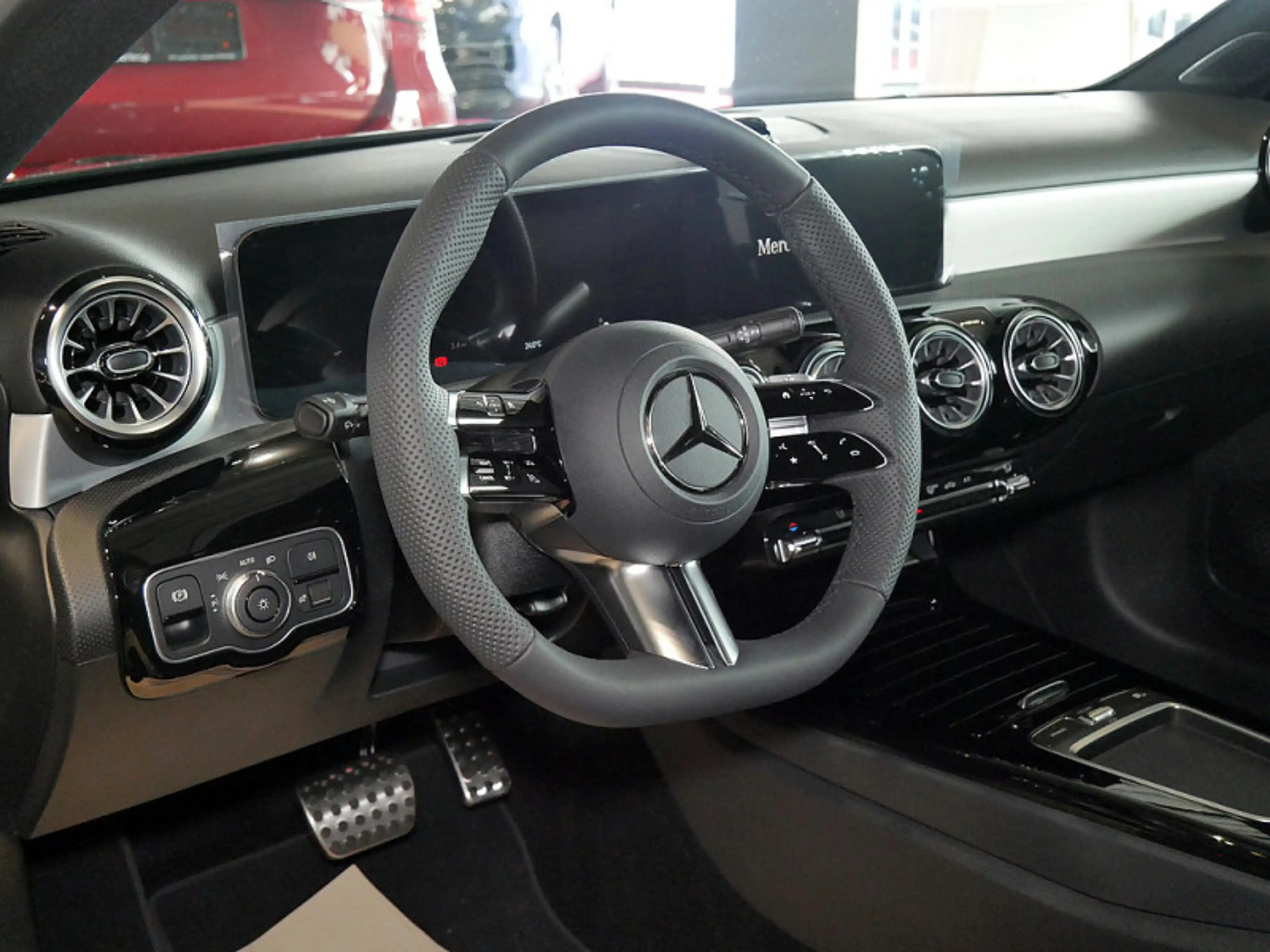 Mercedes-Benz A 220 d AMG NIGHT MULTI 360 DISTR KAMERA PANO — photo 12