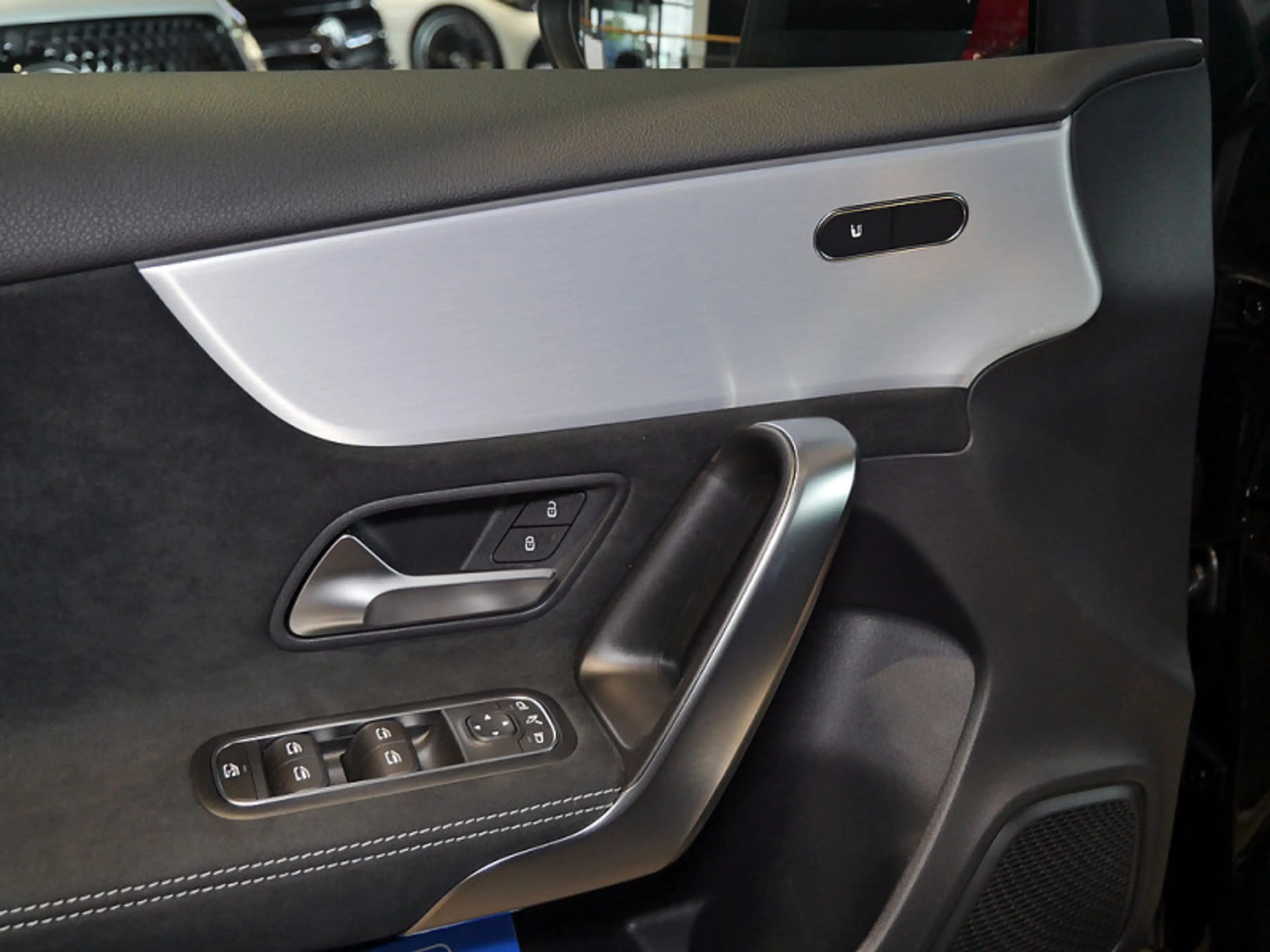 Mercedes-Benz A 220 d AMG NIGHT MULTI 360 DISTR KAMERA PANO — photo 13