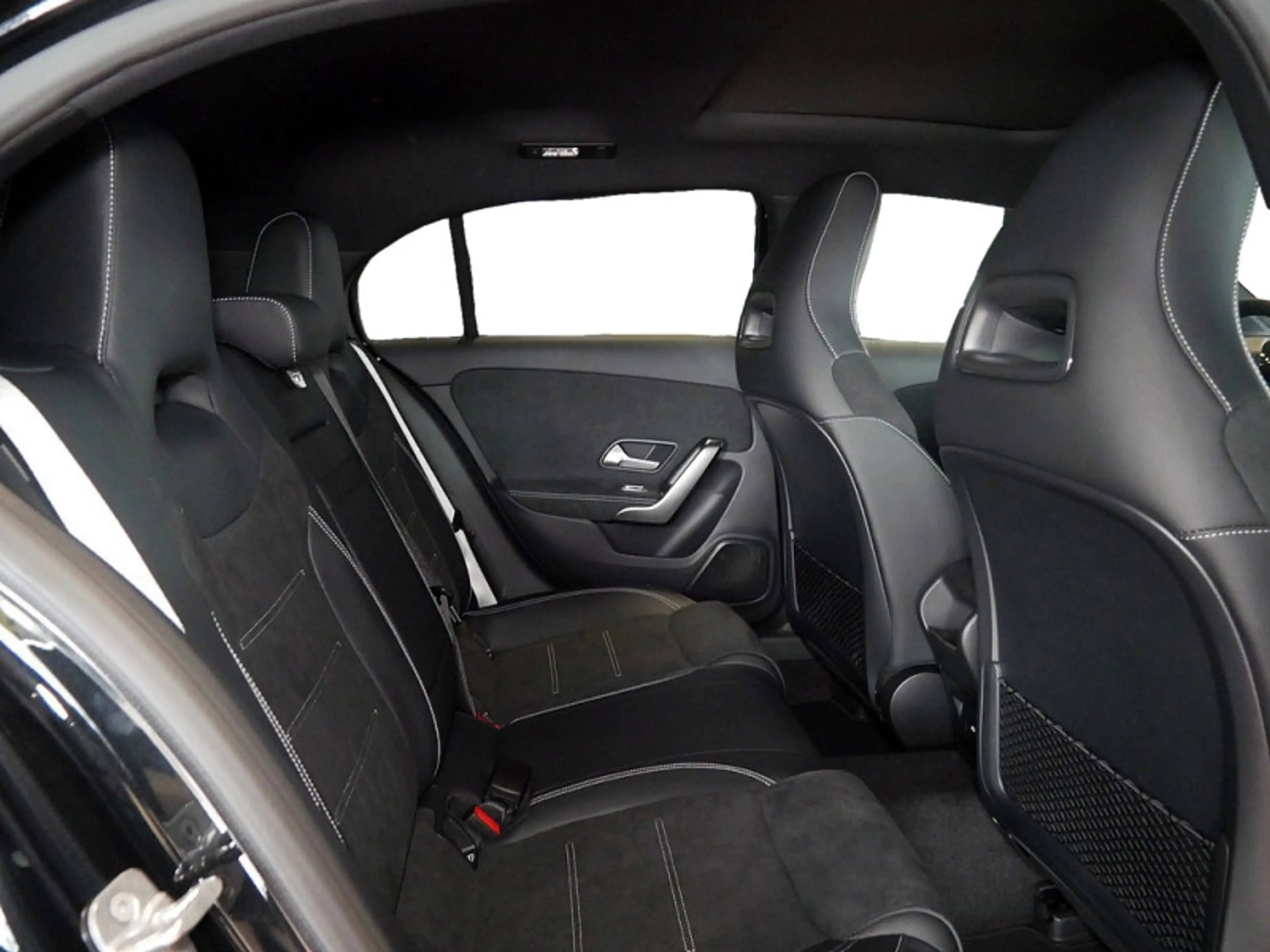Mercedes-Benz A 220 d AMG NIGHT MULTI 360 DISTR KAMERA PANO — photo 6