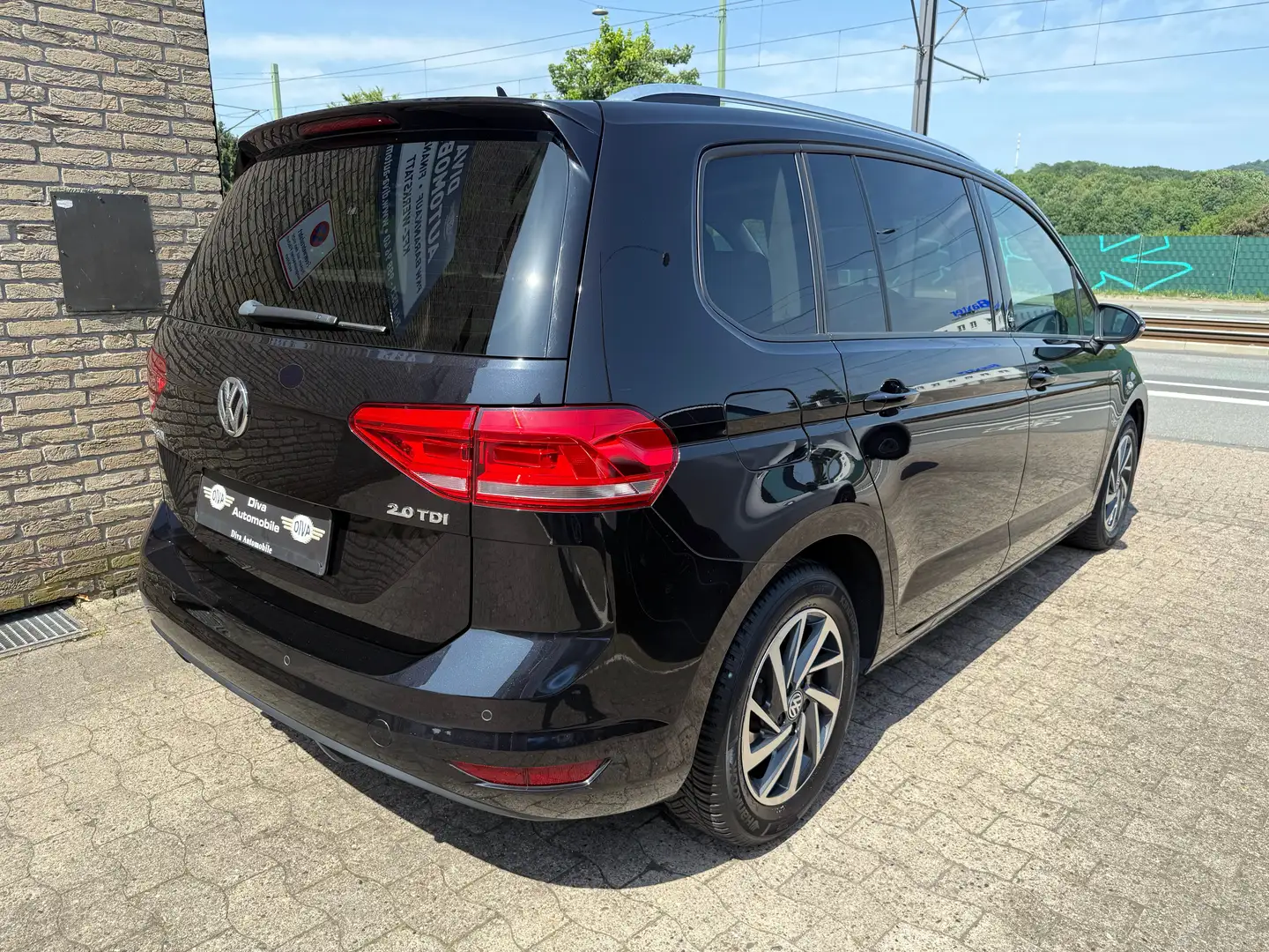 Volkswagen Touran 2.0 TDI Sound BMT 7 Sitzer Schwarz - 2