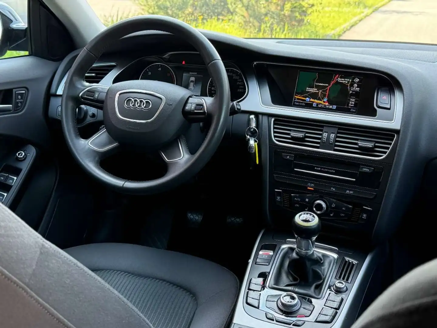 Audi A4 // Neues Service // Sitzheizung Schwarz - 2