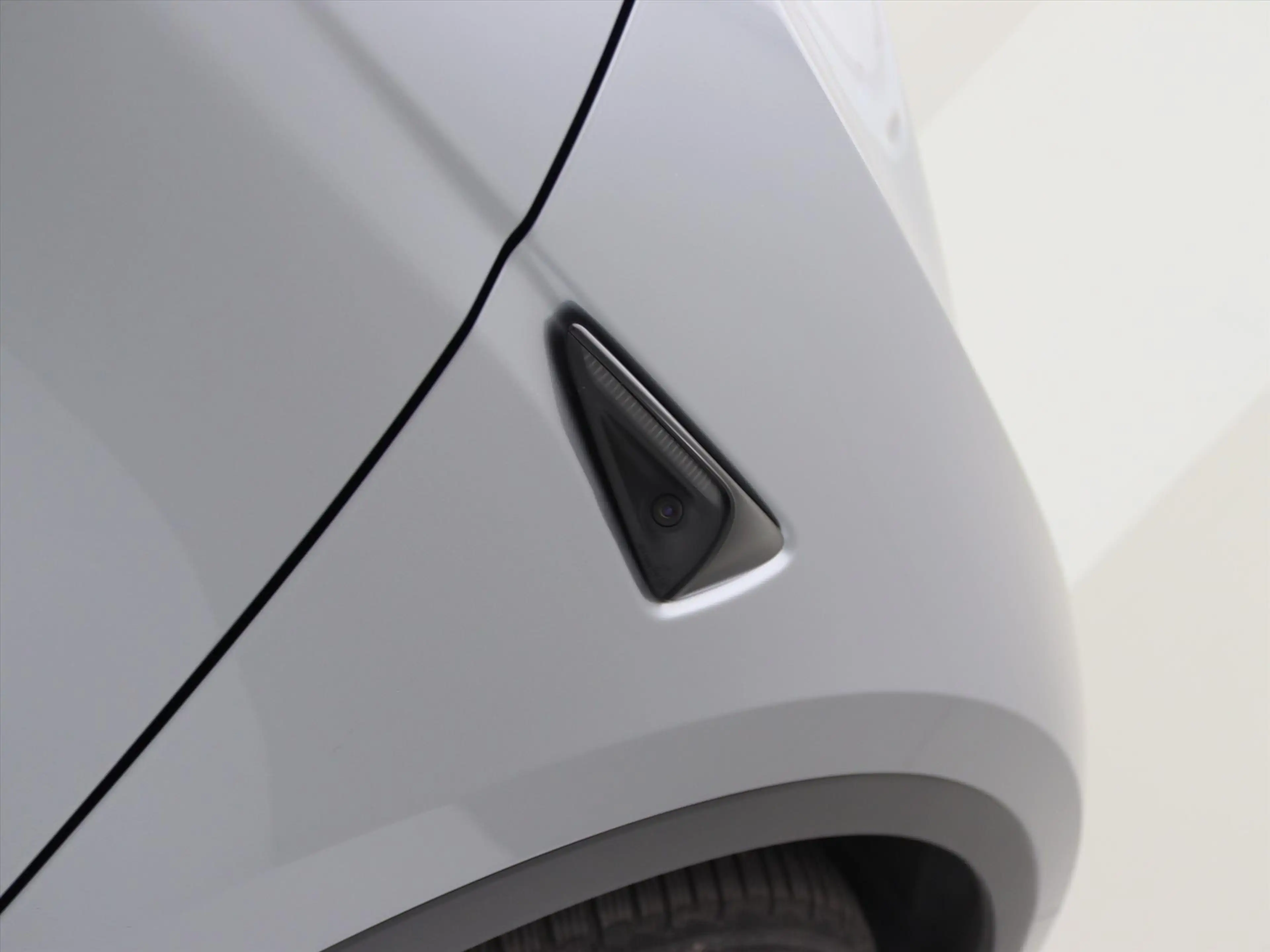 Tesla Model Y Long Range AWD 75kWh 351pk 94.9% SoH [ AMD RYZEN+A — photo 27