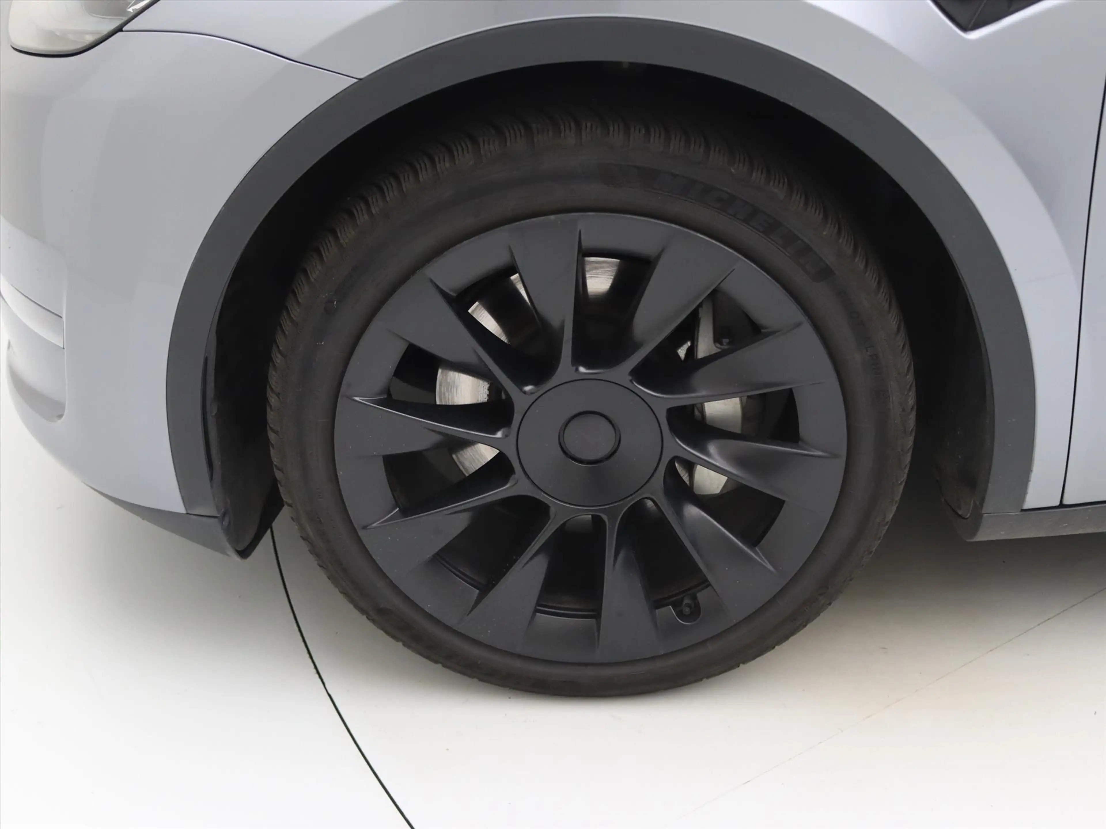 Tesla Model Y Long Range AWD 75kWh 351pk 94.9% SoH [ AMD RYZEN+A — photo 13