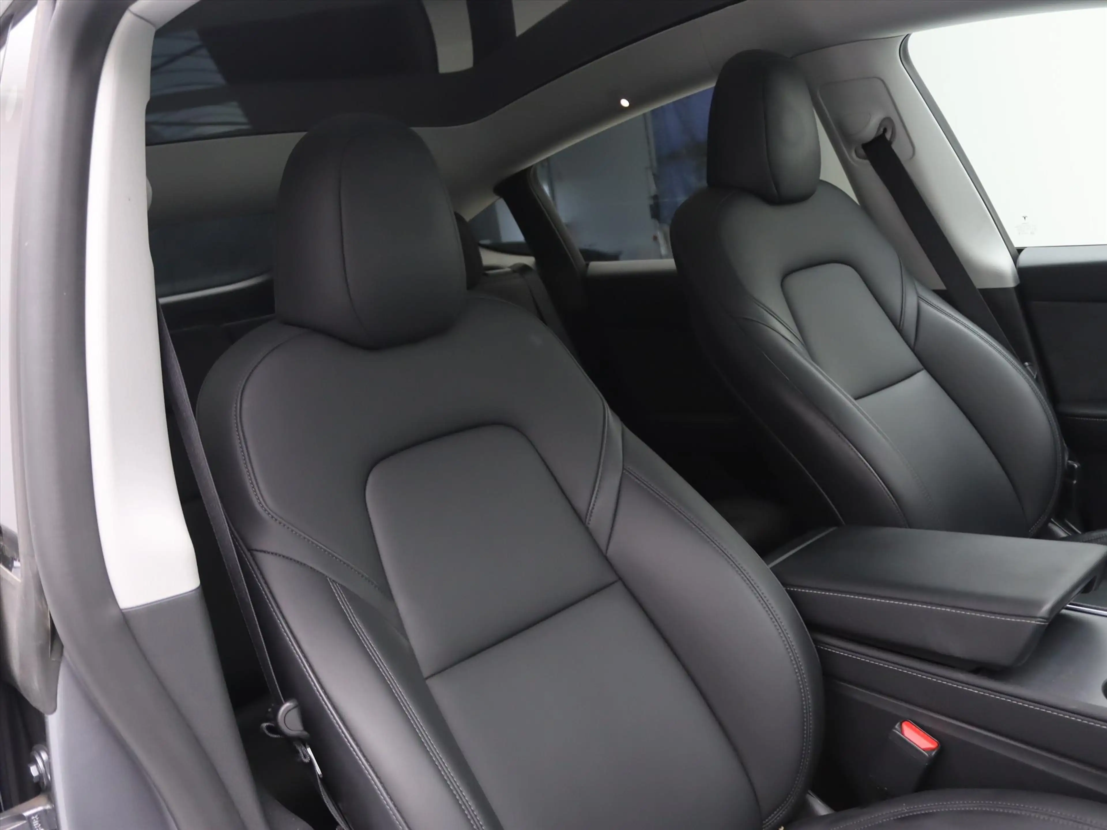 Tesla Model Y Long Range AWD 75kWh 351pk 94.9% SoH [ AMD RYZEN+A — photo 17