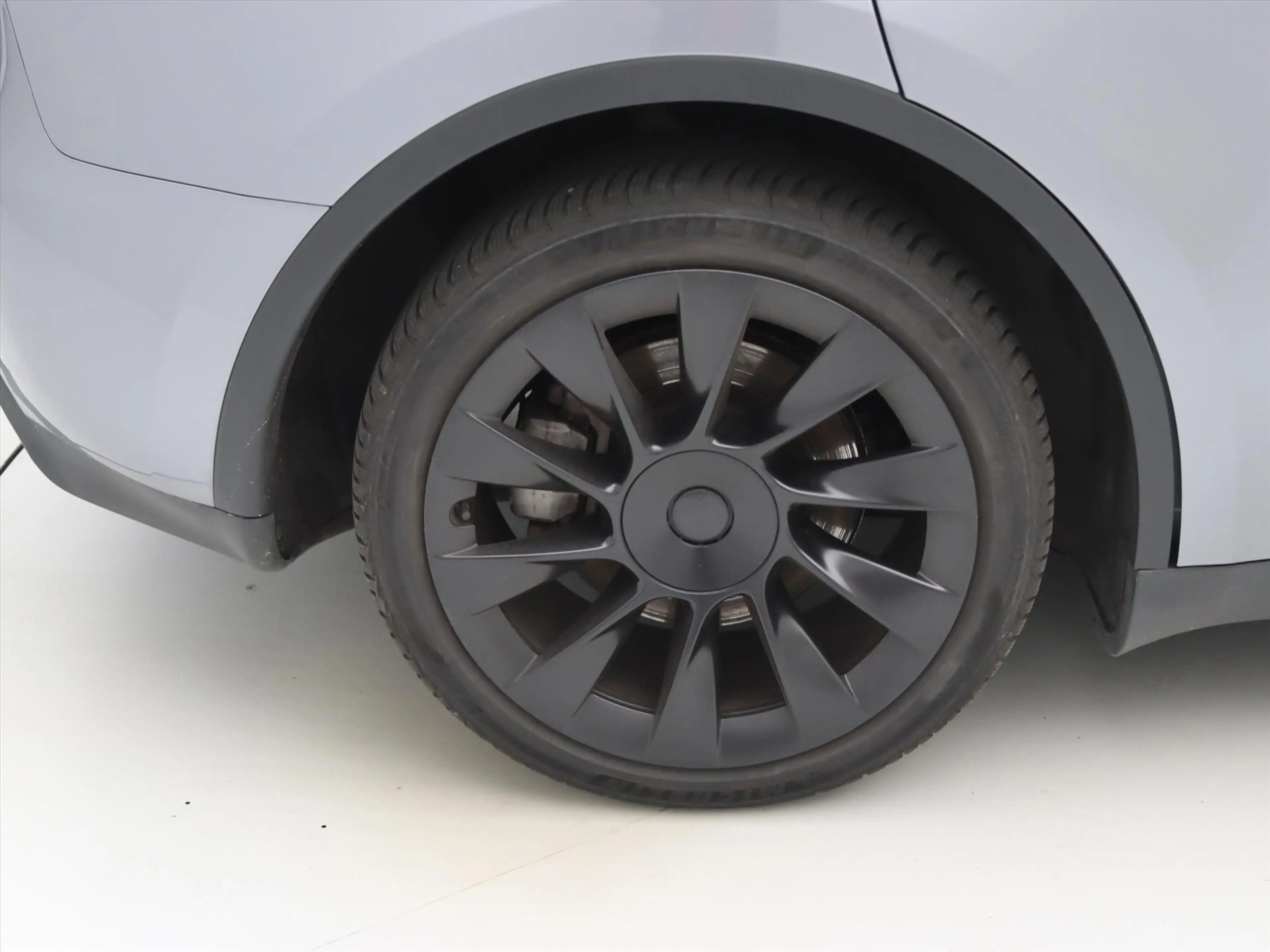 Tesla Model Y Long Range AWD 75kWh 351pk 94.9% SoH [ AMD RYZEN+A — photo 10