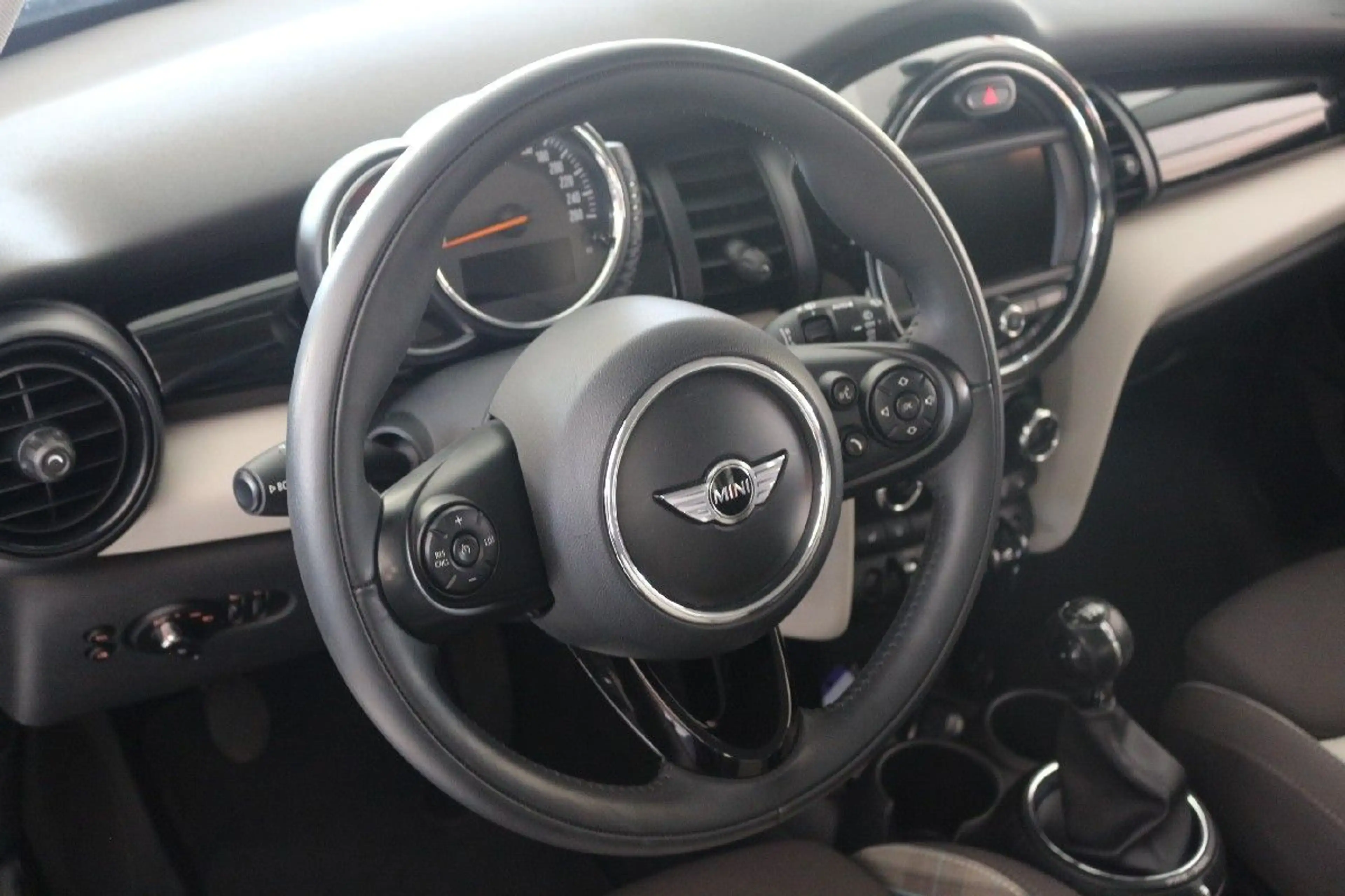 MINI Cooper S - Leder-h&k-Navi-Sitzheizung-PDC — photo 8