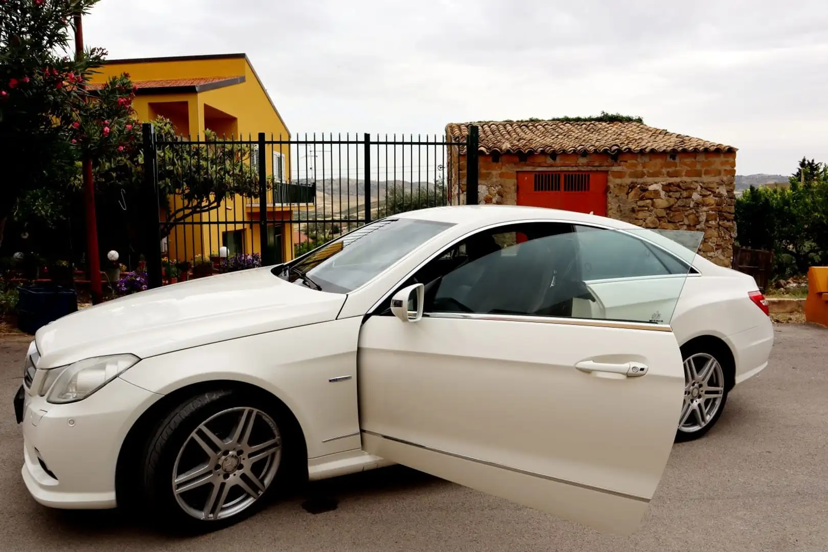 Mercedes-Benz 250 E 250 CDI Coupé BlueEFFICIENCY Blanc - 2