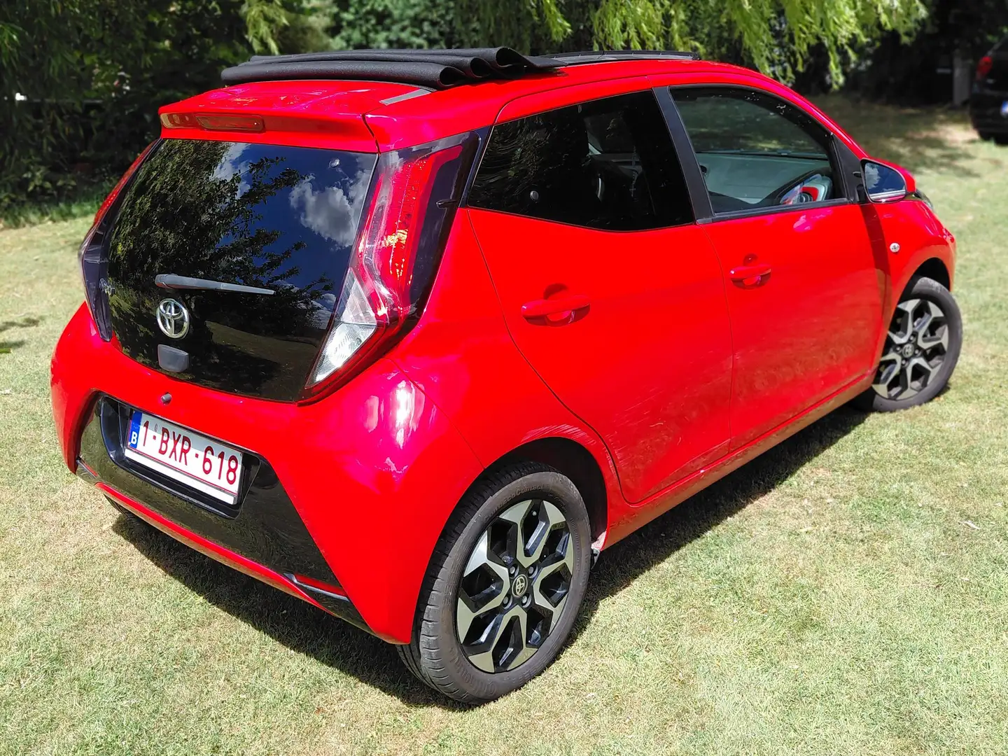 Toyota Aygo Aygo 1.0i VVT-i x-Red Rood - 2
