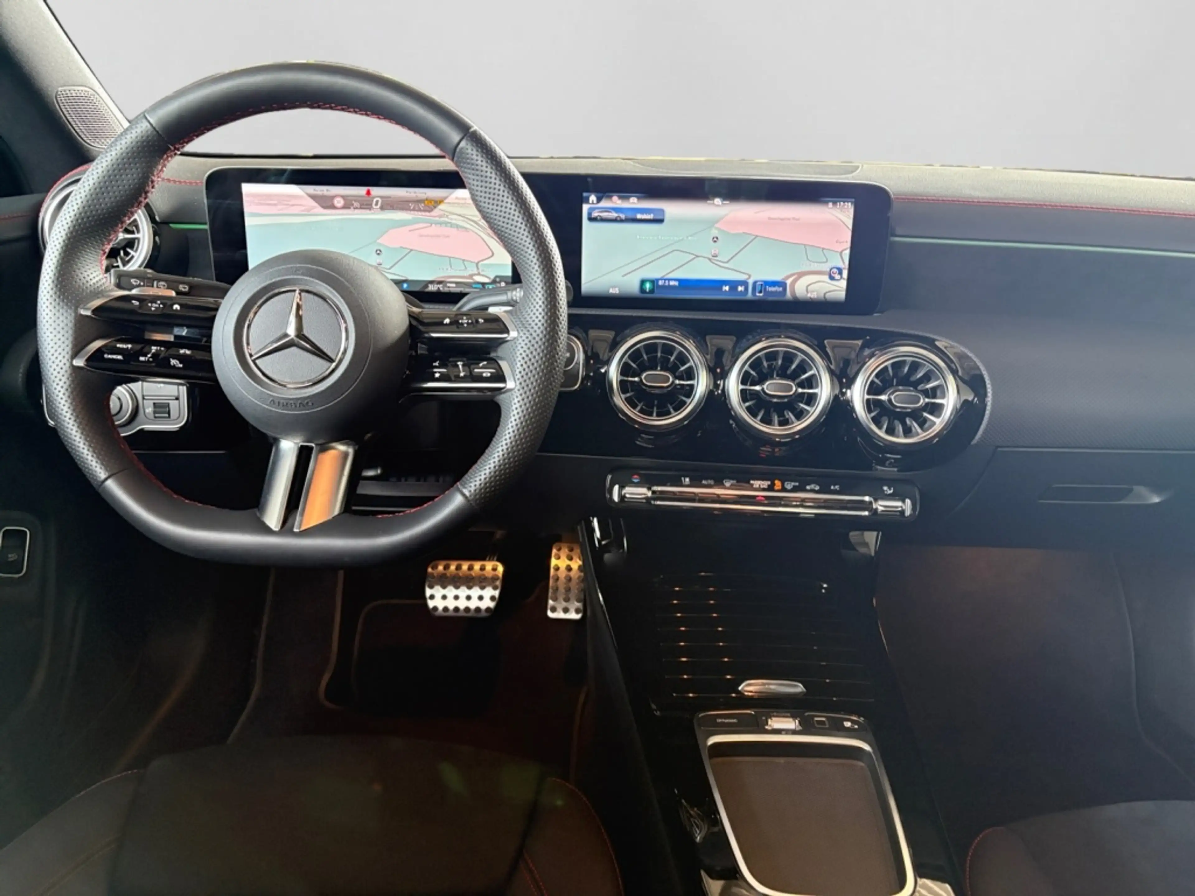 Mercedes-Benz CLA 200 Shooting Brake AMG|AMBIENTE|MBUX|SHZ|KAM — photo 11