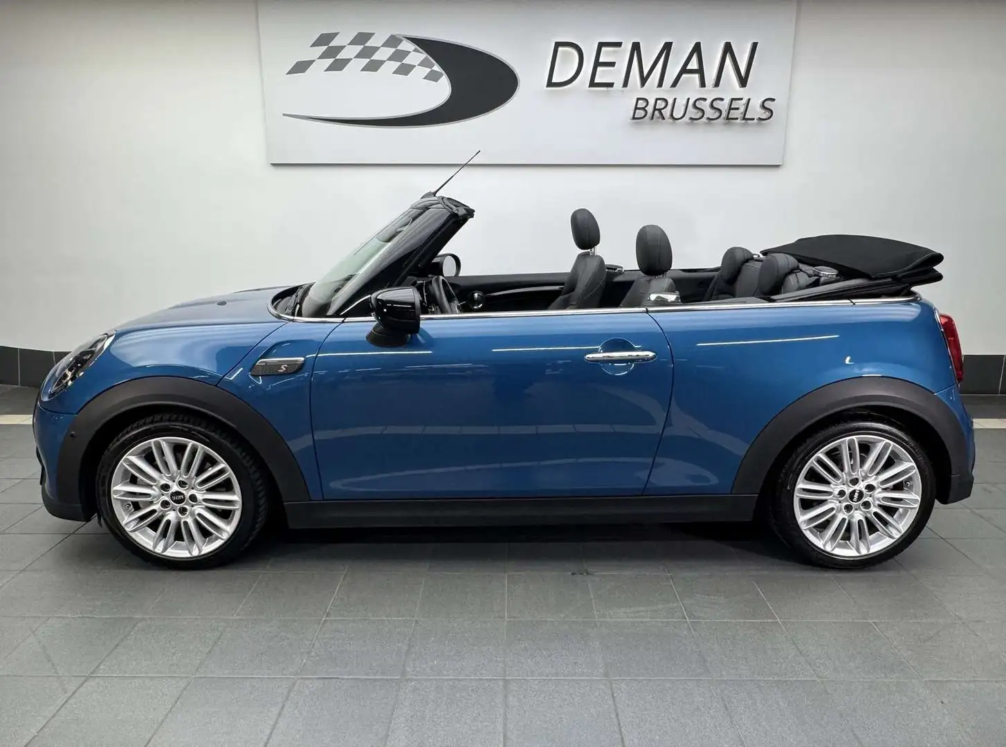 MINI Cooper S Cabrio DCT * H-K sound * Caméra * Sièges chauffants Bleu - 2