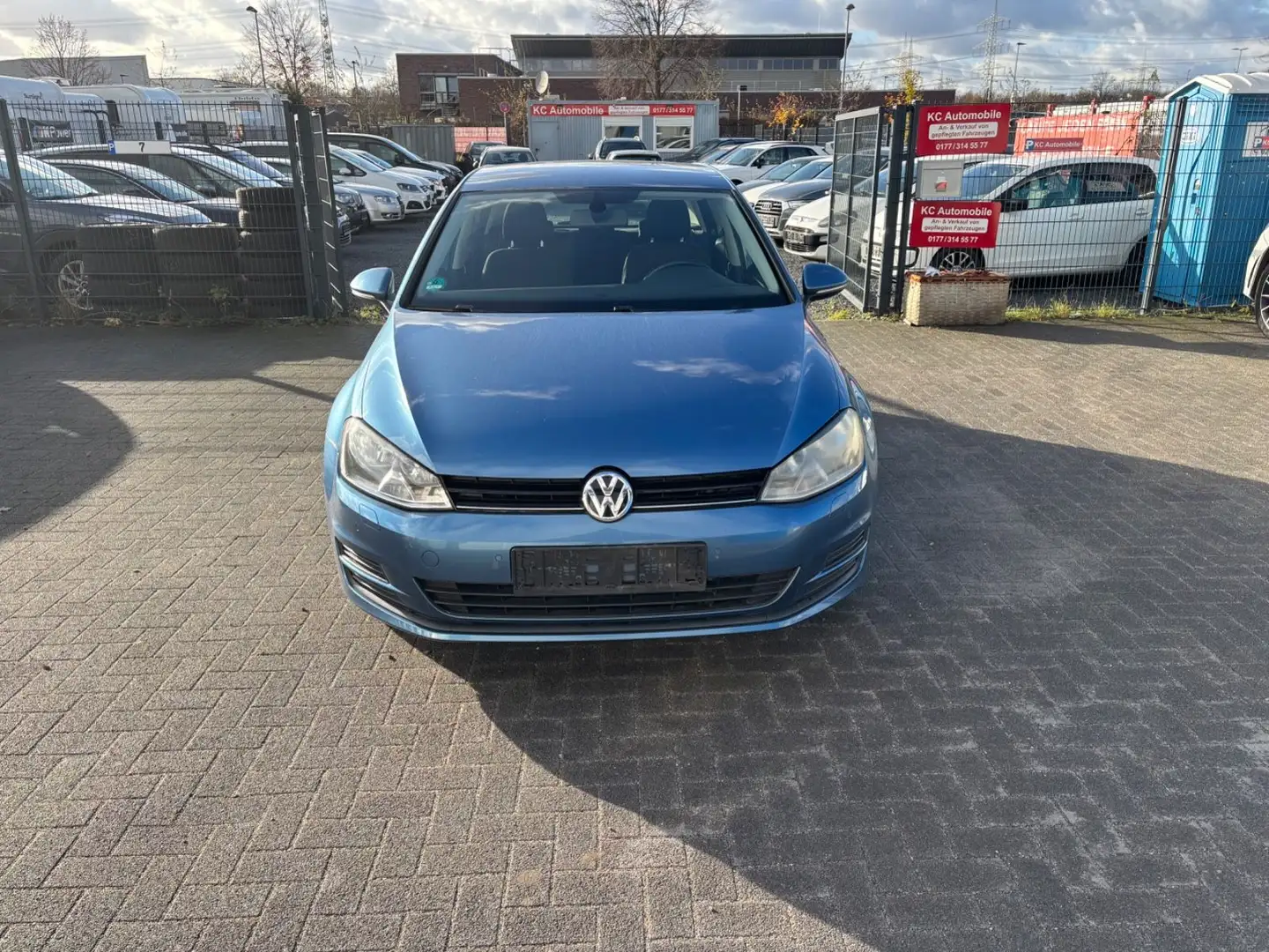 Volkswagen Golf VII Lim. Comfortline BMT*2HAND*126TKM* Blau - 2