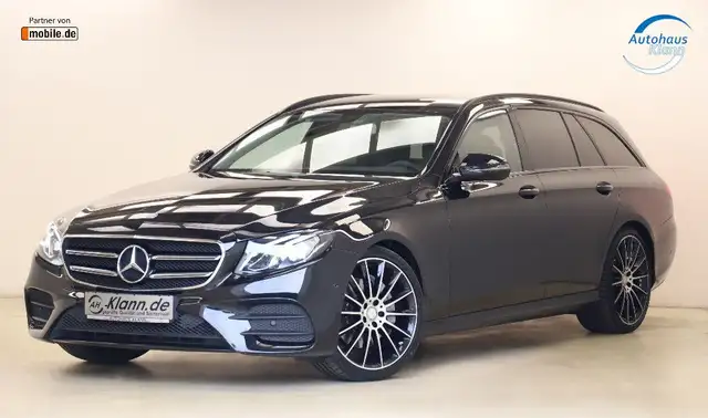 Mercedes-Benz E-Class view 3