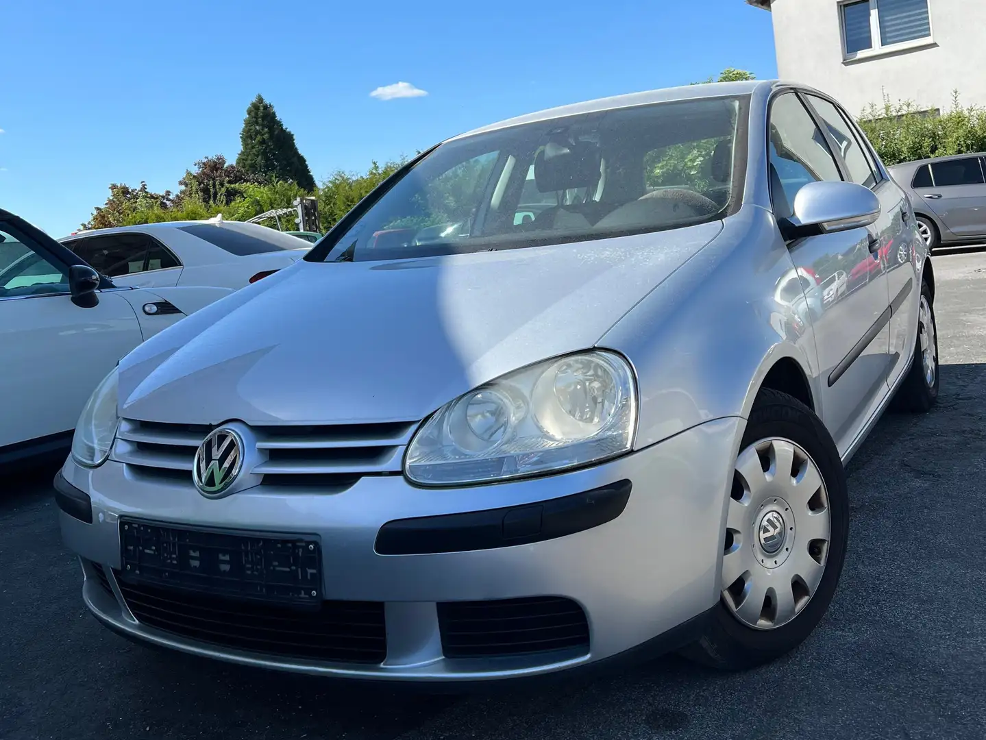 Volkswagen Golf Trendline Plateado - 1