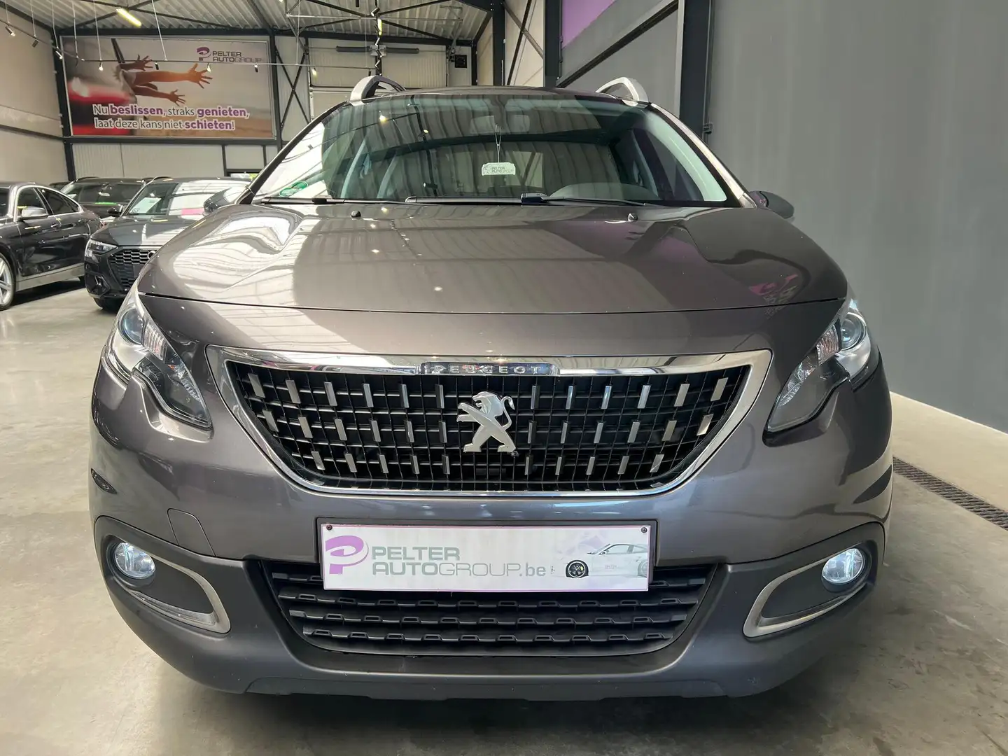 Peugeot 2008 1.6 HDI Euro6b GPS Apps Gris - 2